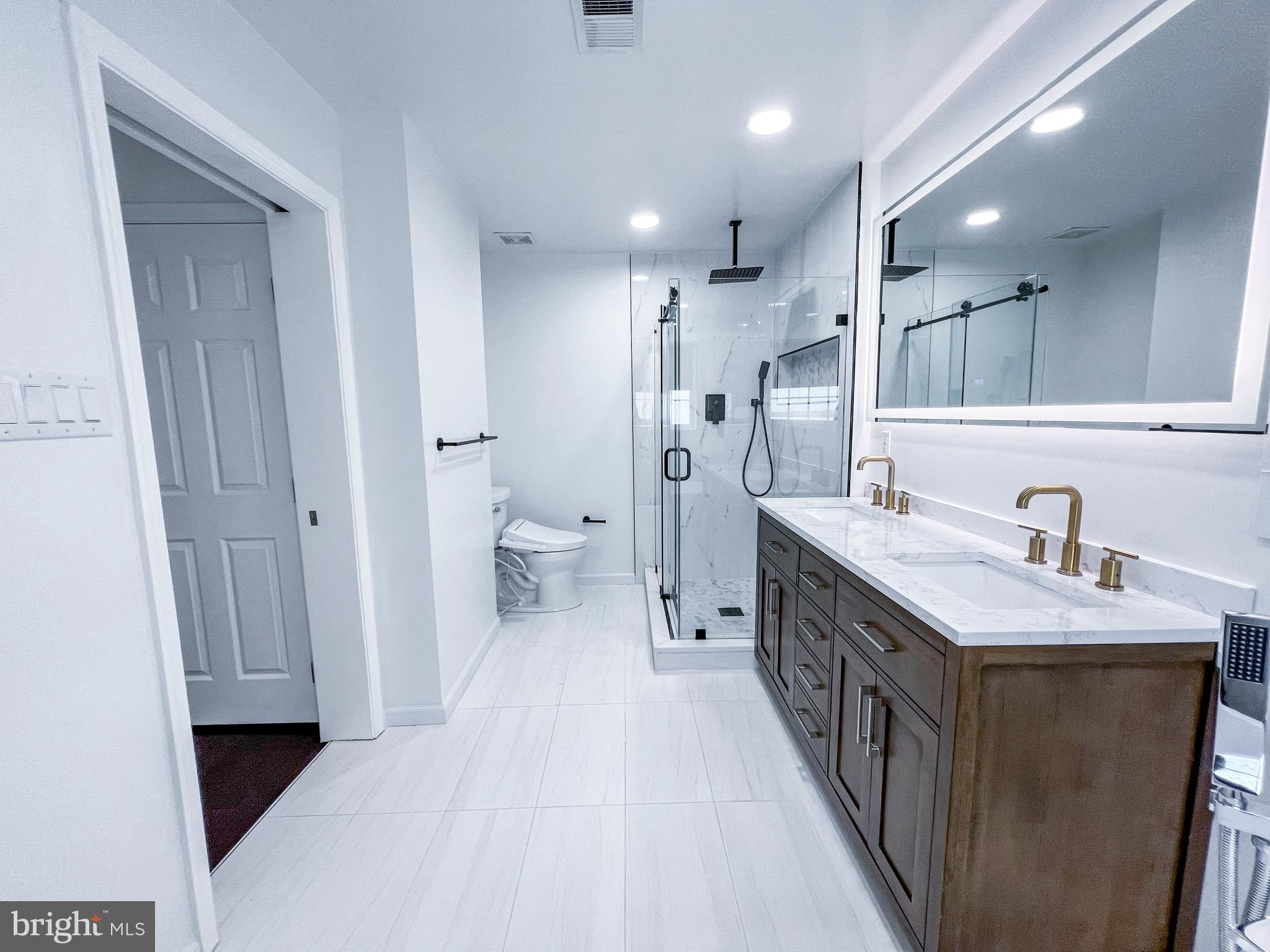 CENTREVILLE - Residential Lease