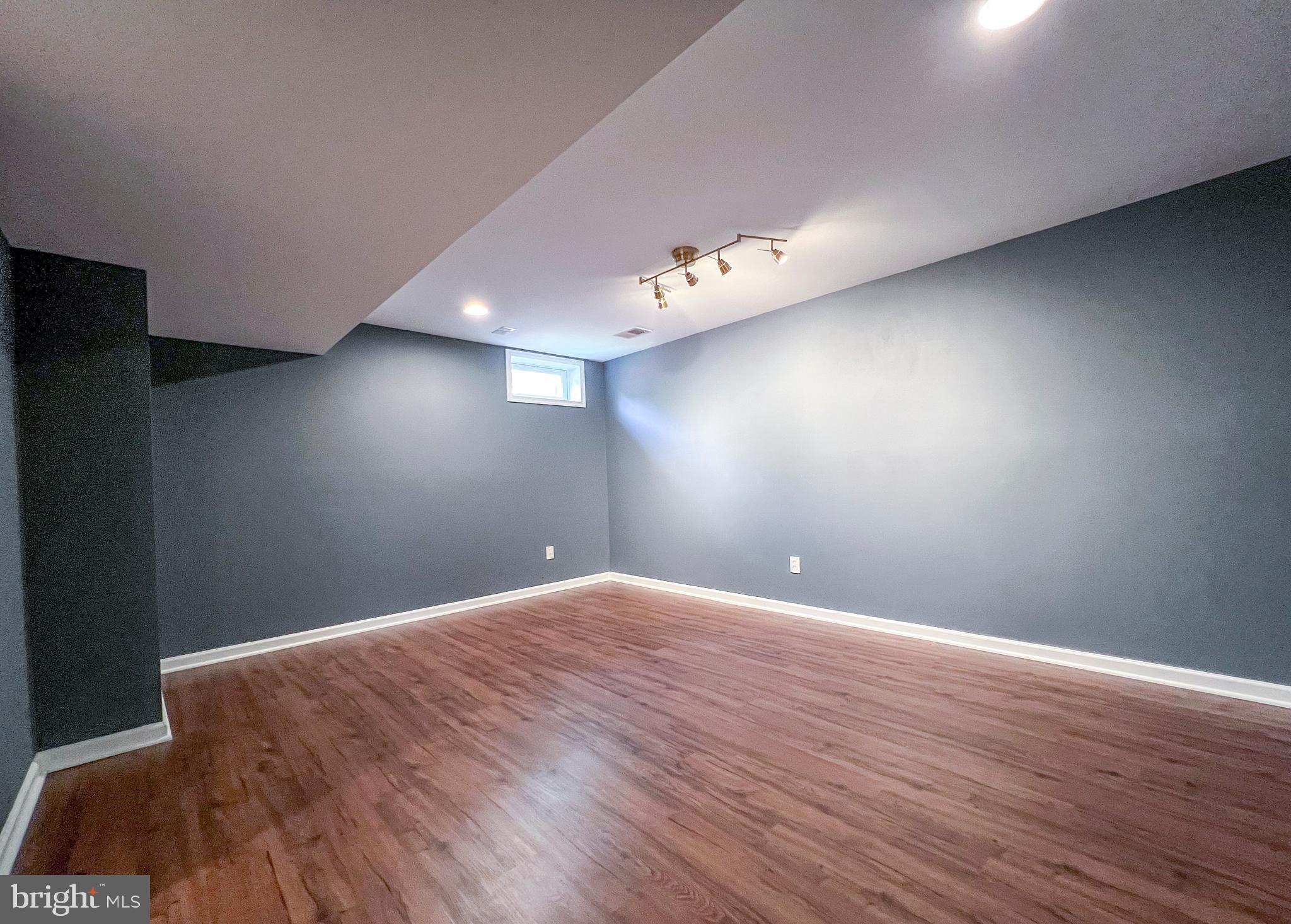 CENTREVILLE - Residential Lease