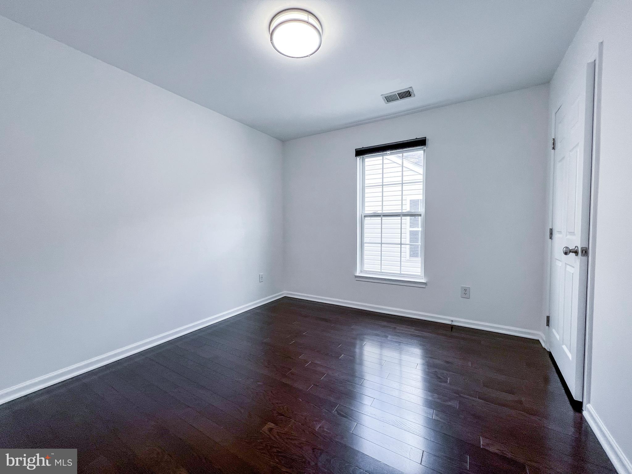 CENTREVILLE - Residential Lease