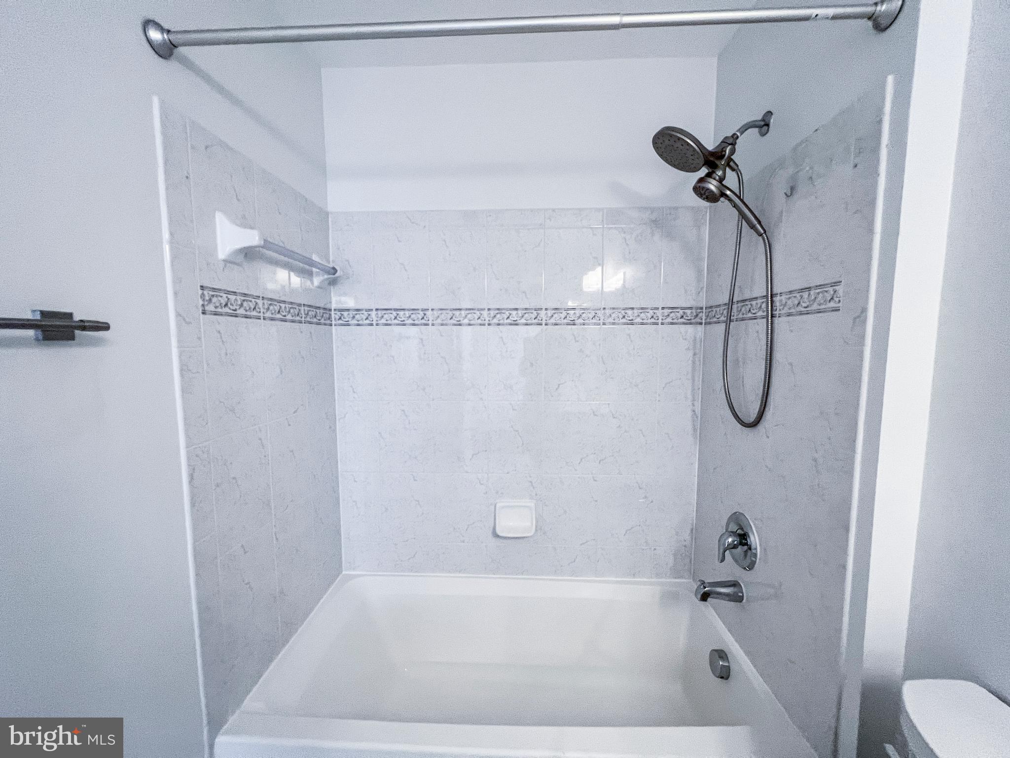 CENTREVILLE - Residential Lease