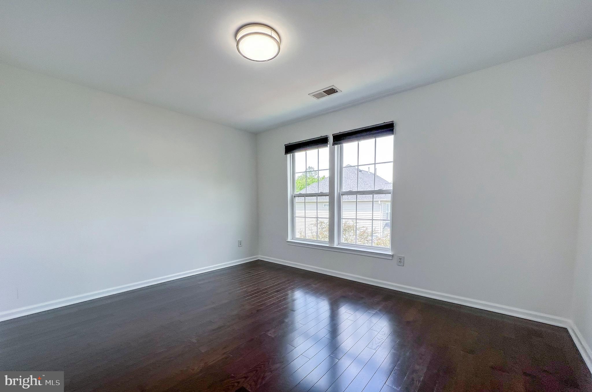 CENTREVILLE - Residential Lease