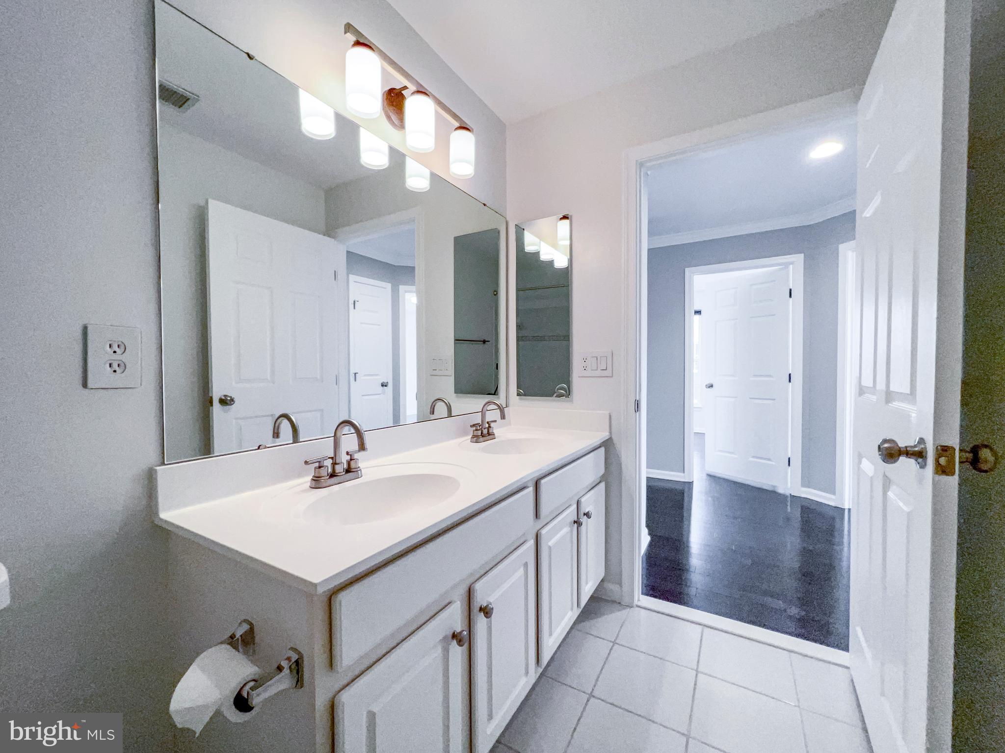 CENTREVILLE - Residential Lease