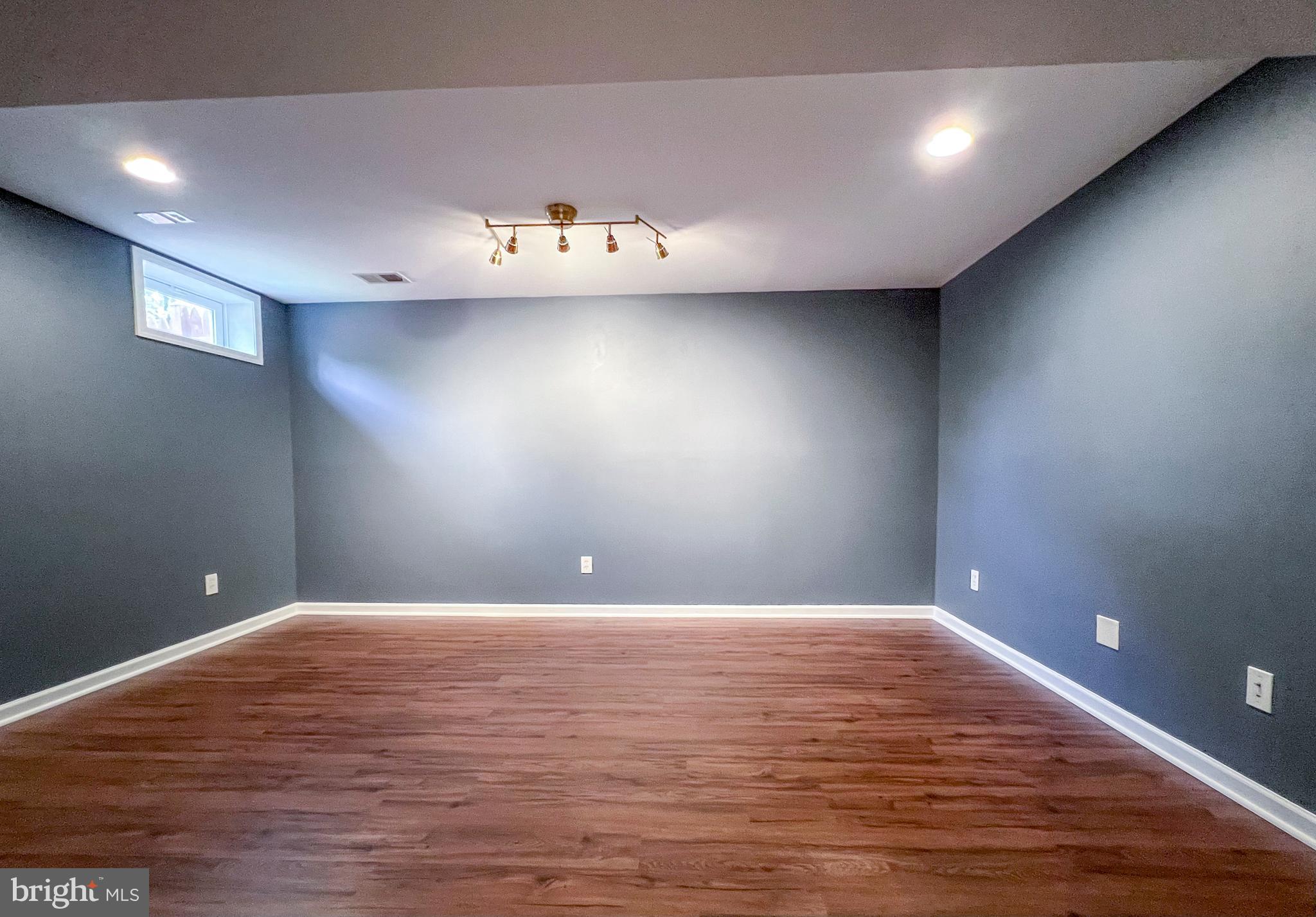 CENTREVILLE - Residential Lease