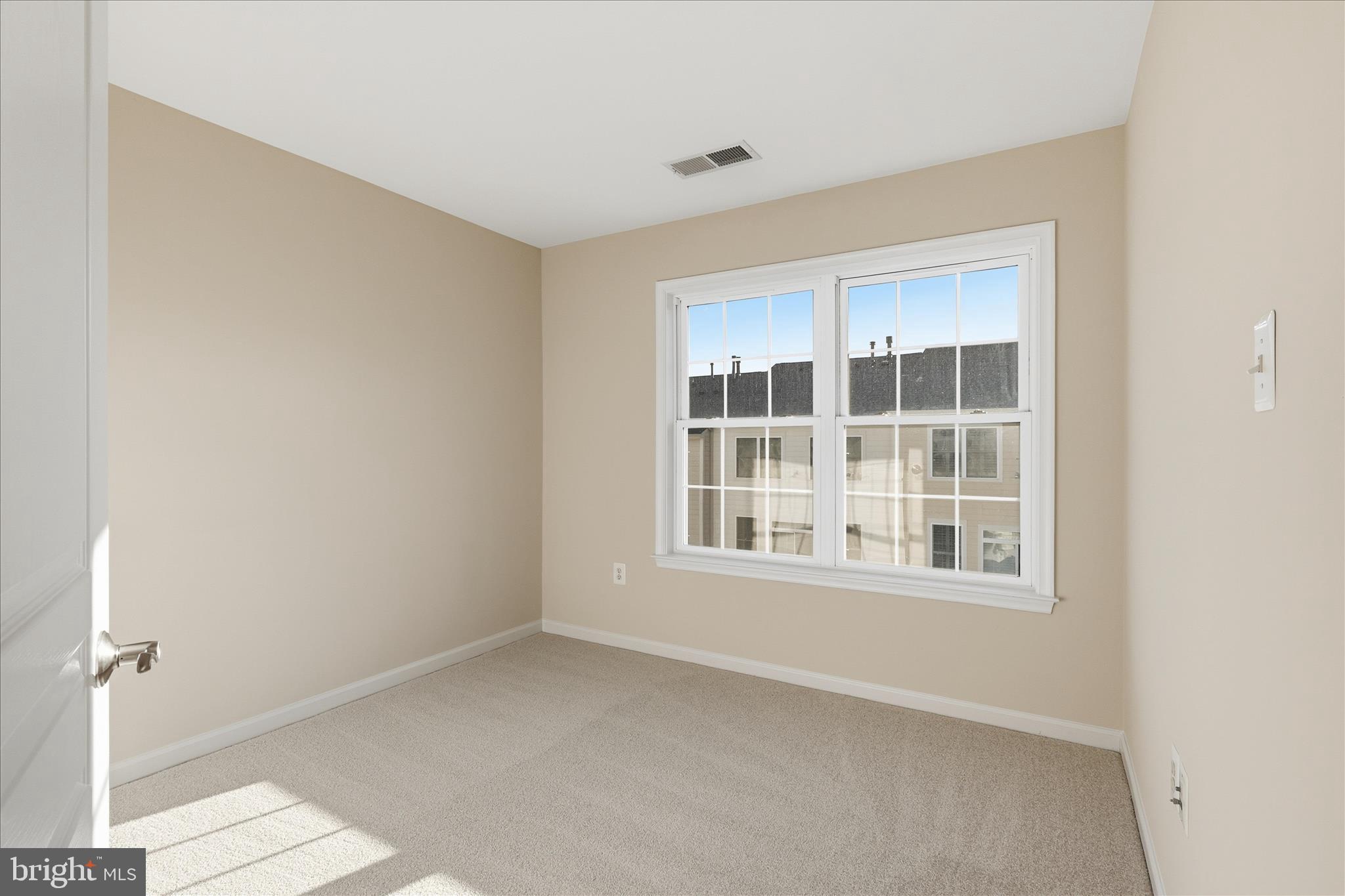 SPRING PARK STATION - Residential