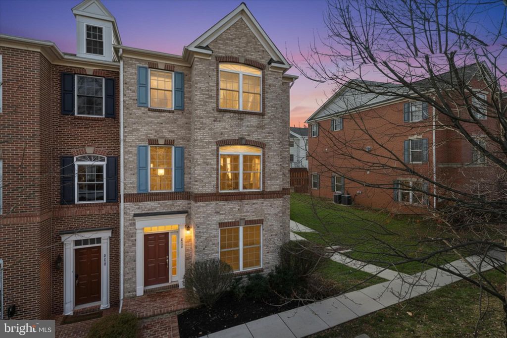 Photo of 411 Spring Street, HERNDON, VA 20170 (MLS # VAFX2285486)