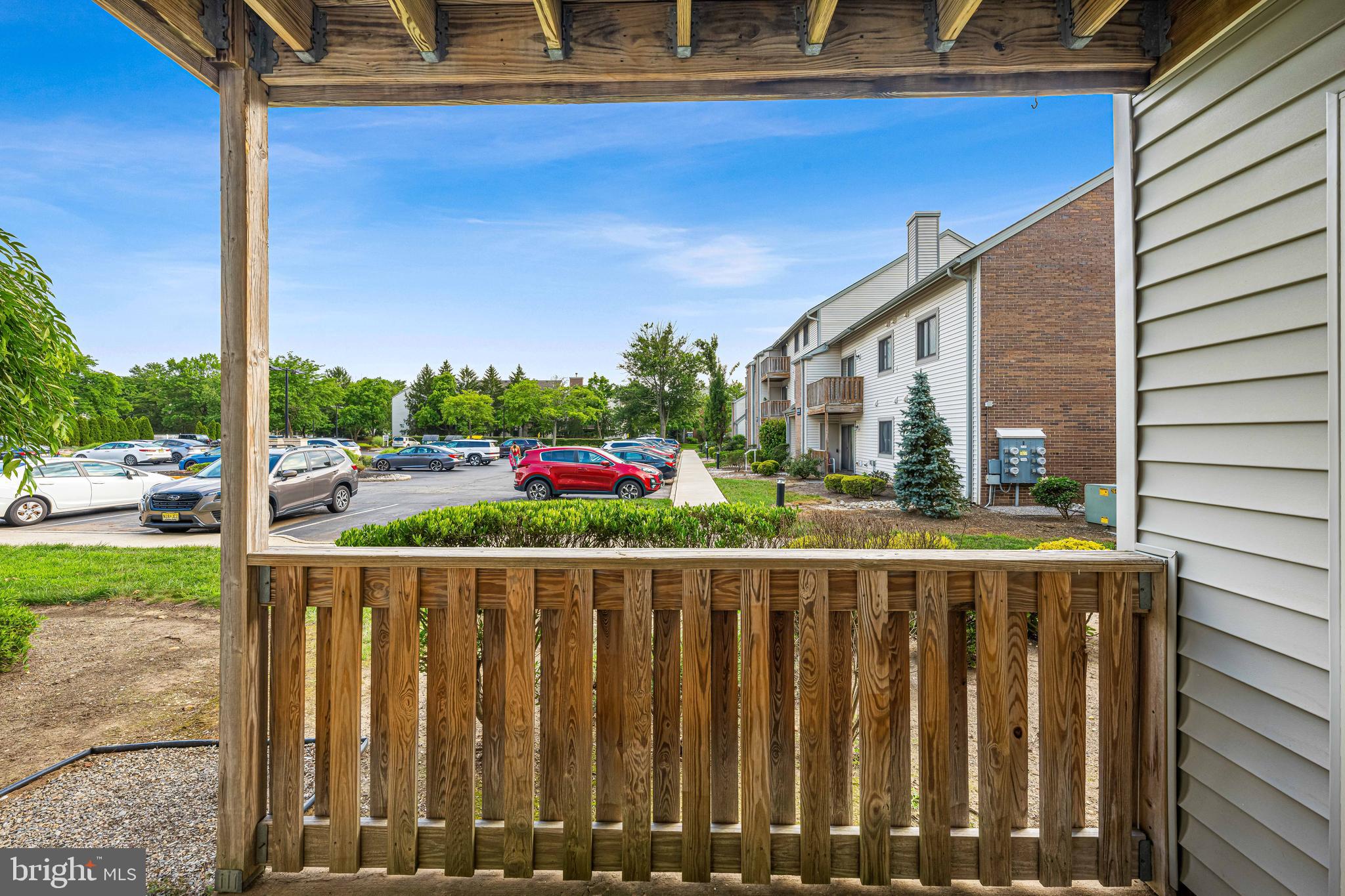 1907 RAVENS CREST DRIVE