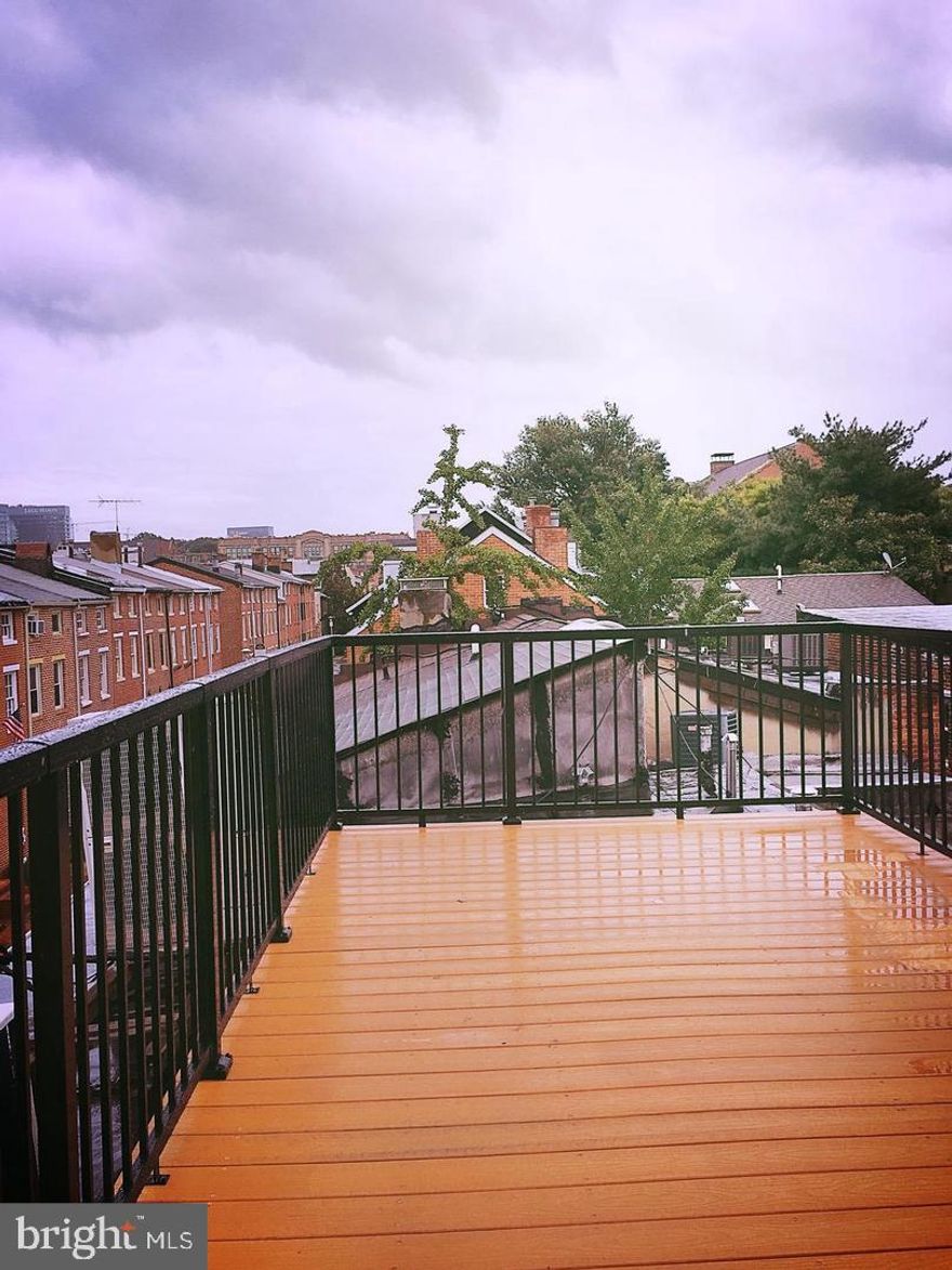 This One bedroom, one bathroom, studio apartment is one of a kind with a private roof deck attached. On the third floor, of the best frozen yogurt shop that Baltimore has to offer, the unit is completely brand new with all new appliances. Being an end unit there are many windows to provide natural lighting. Tenant pays landlord $100.00/month for utilities.