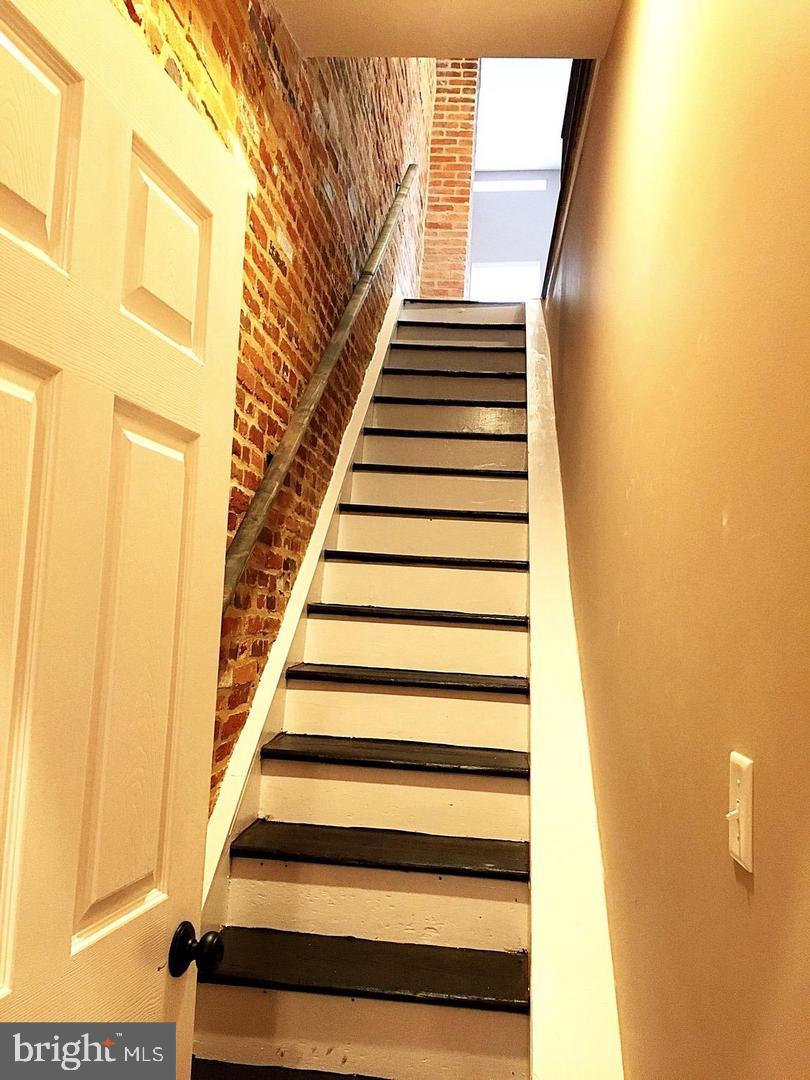 FEDERAL HILL HISTORIC DISTRICT - Residential Lease