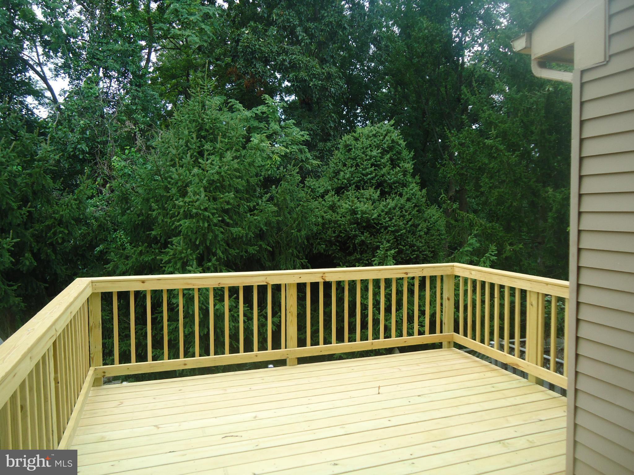 LAUREL LAKES - Residential