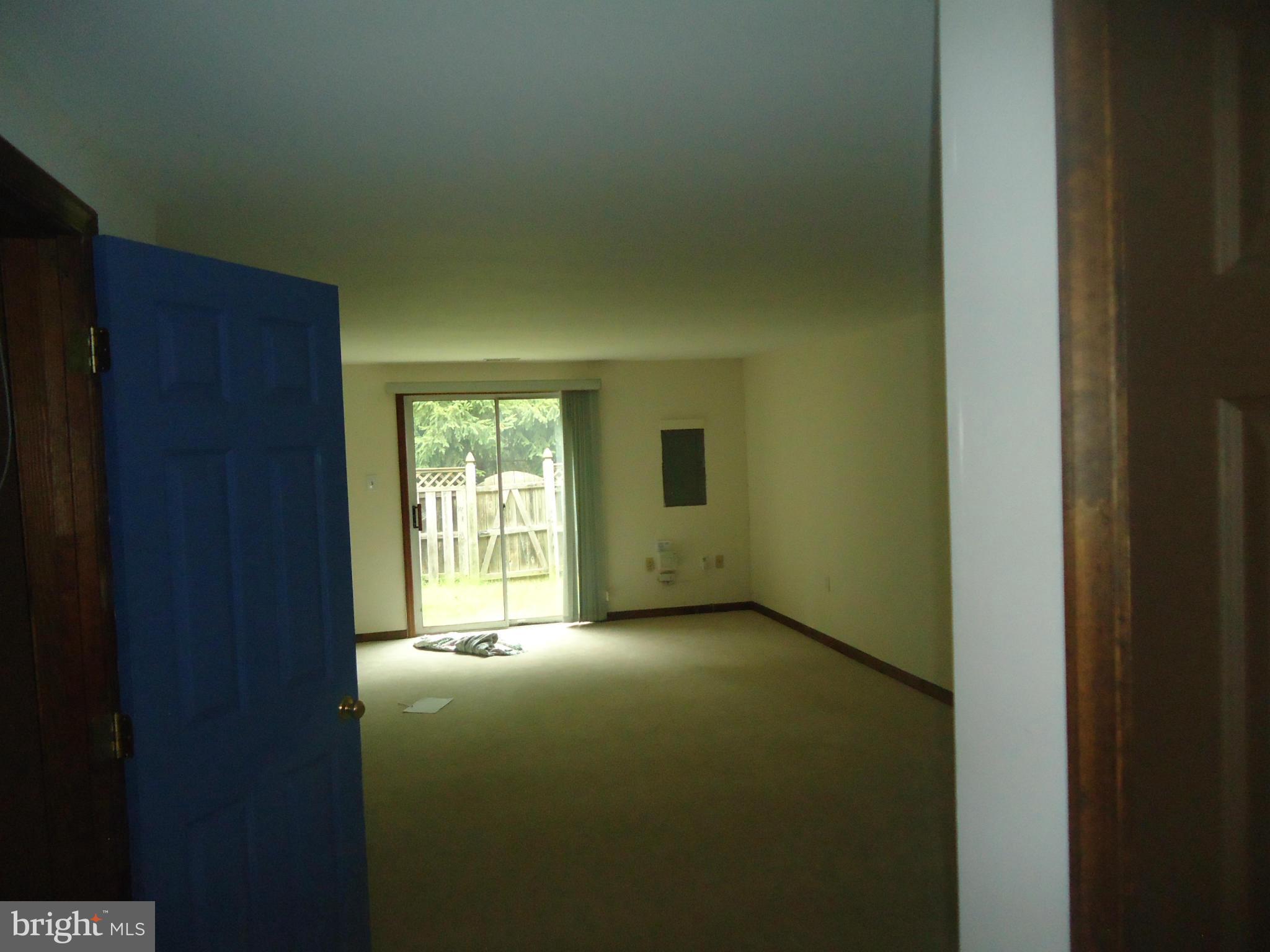 LAUREL LAKES - Residential