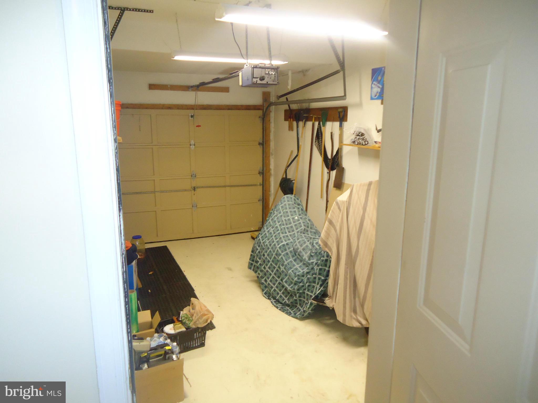 LAUREL LAKES - Residential