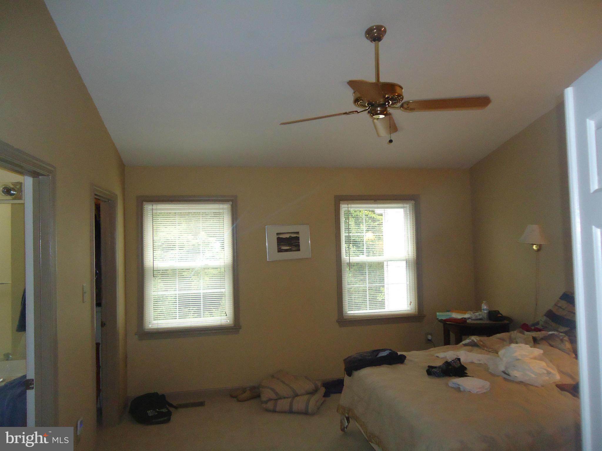 LAUREL LAKES - Residential