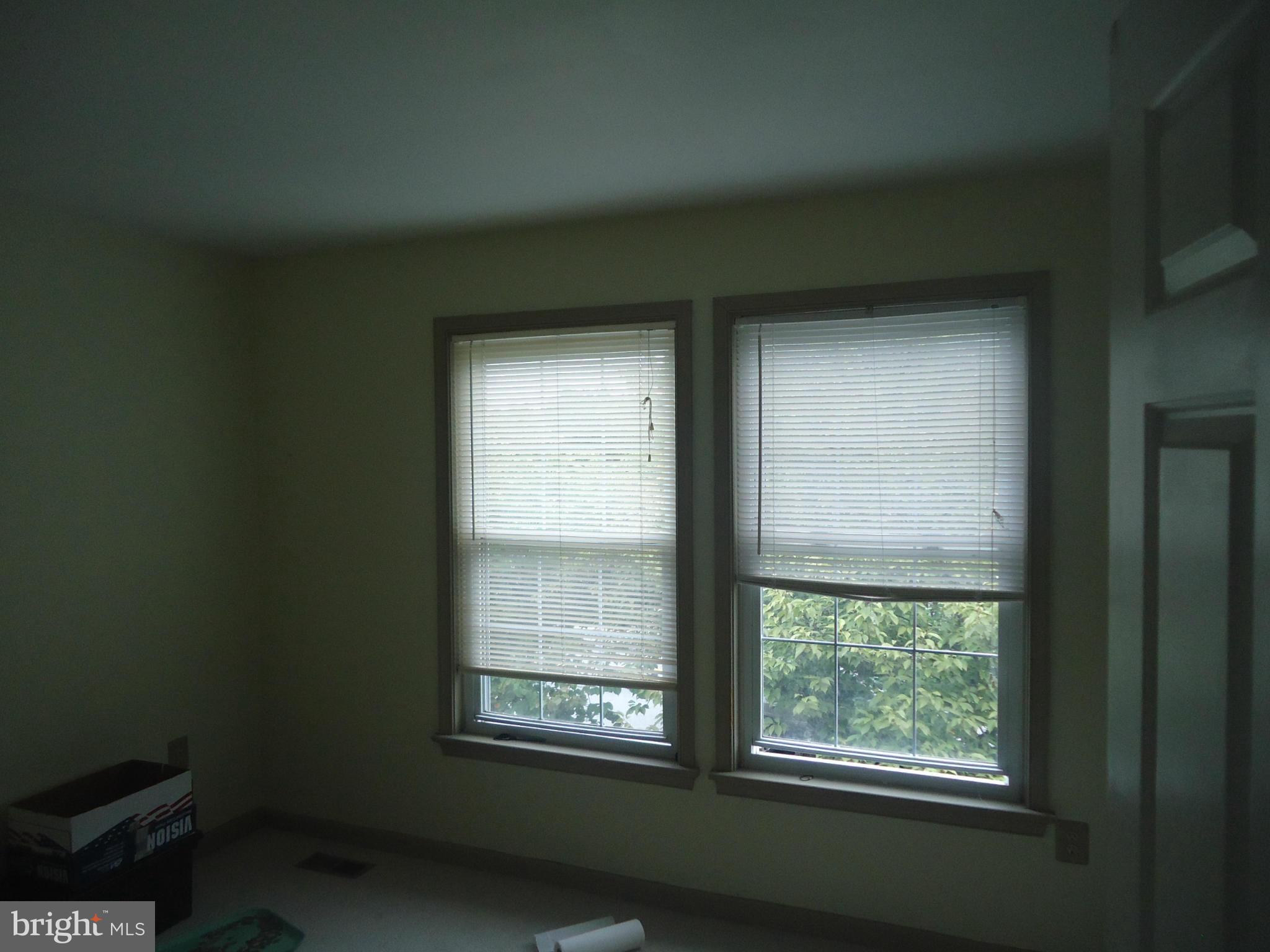 LAUREL LAKES - Residential