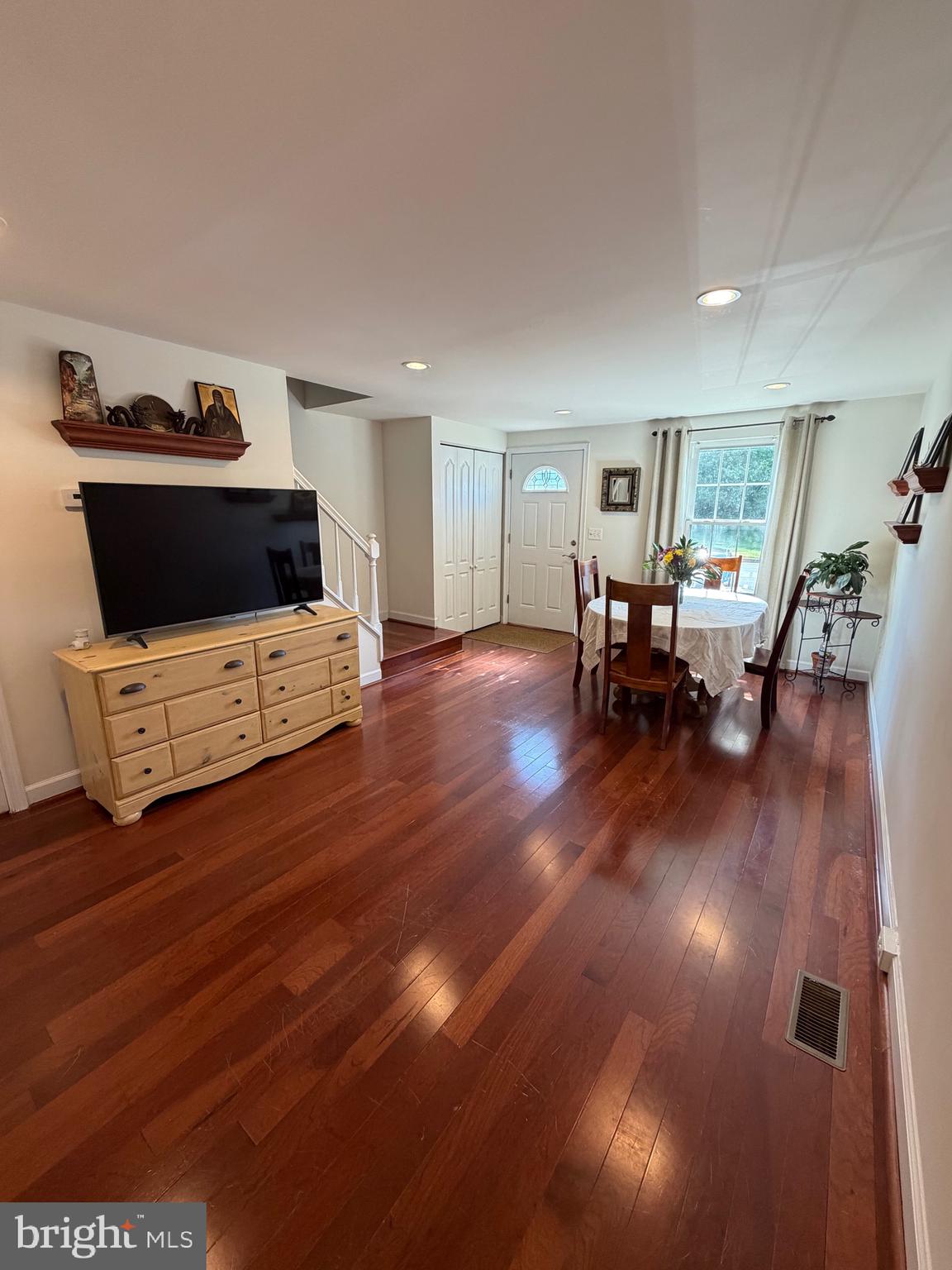 5 ALDEN COURT