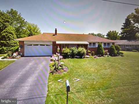 Photo of 2370 Loucks Road, YORK, PA 17408 (MLS # PAYK2097542)