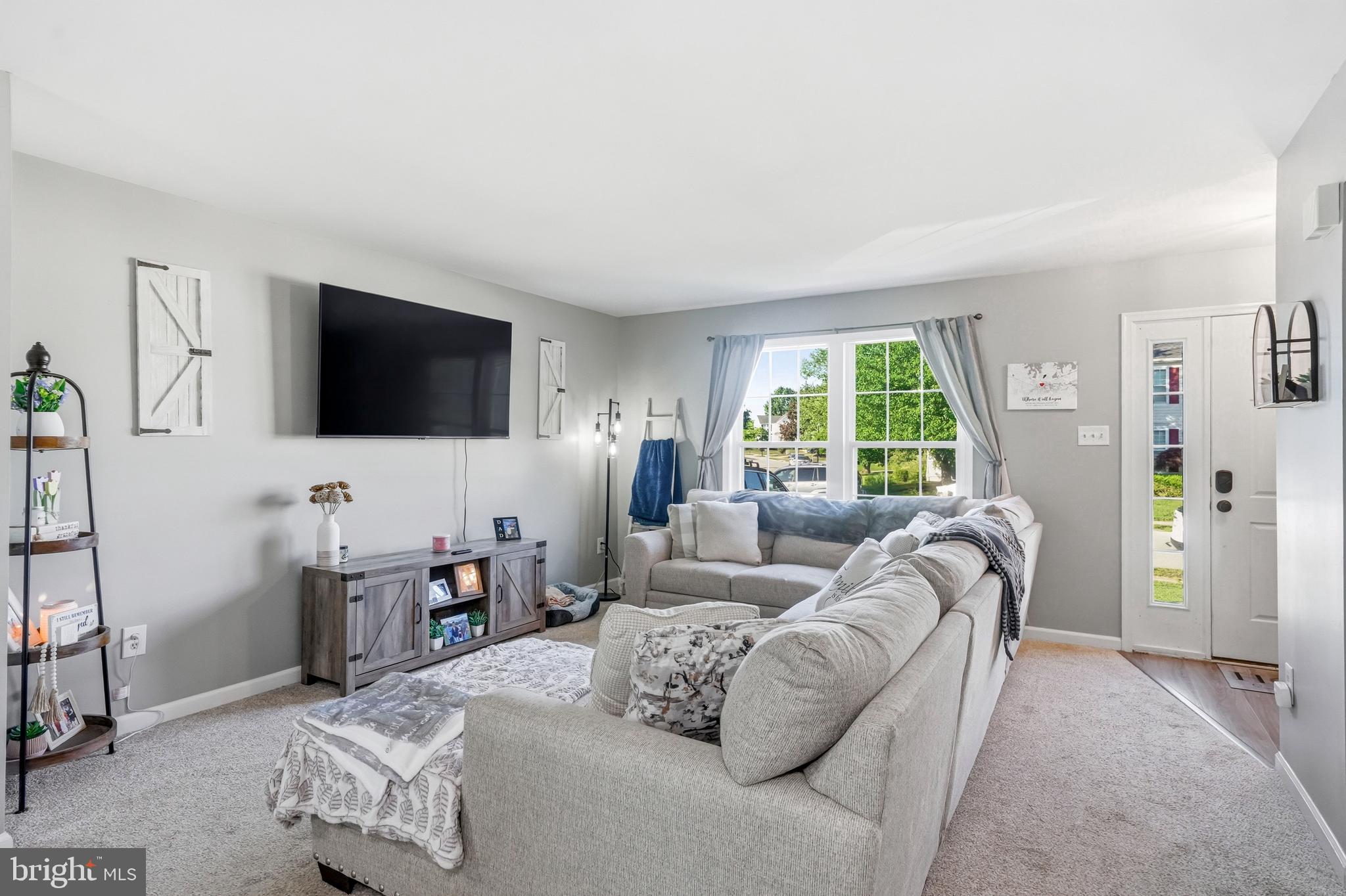 10 W VIOLETTE DRIVE