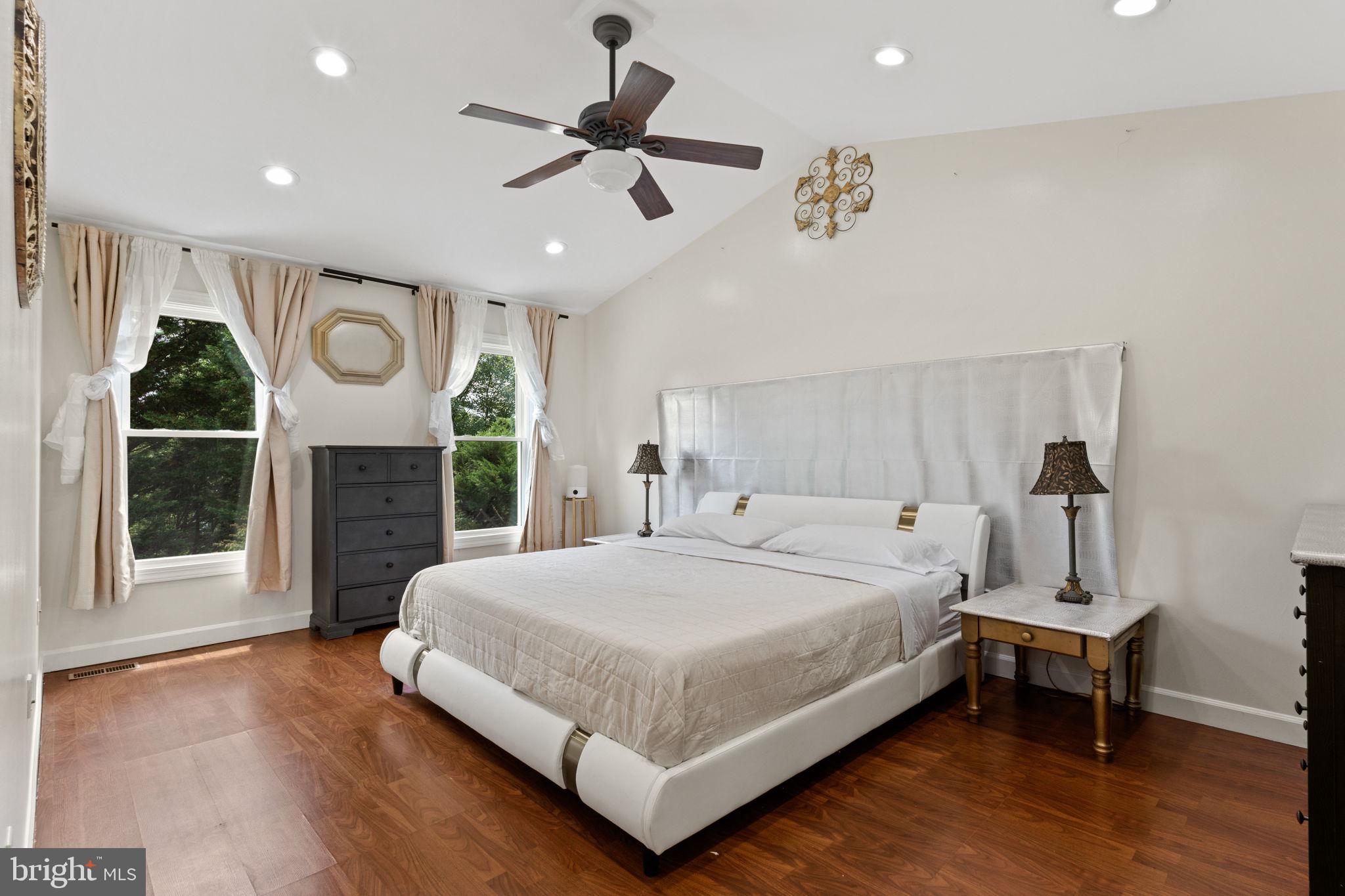 KINGS BRIDGE - Residential