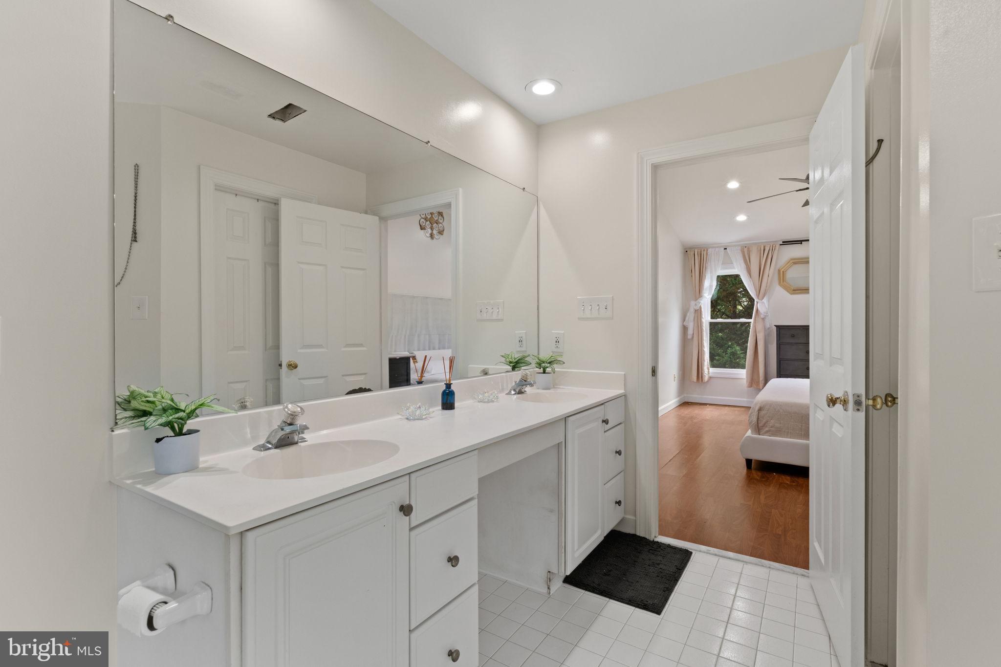 KINGS BRIDGE - Residential