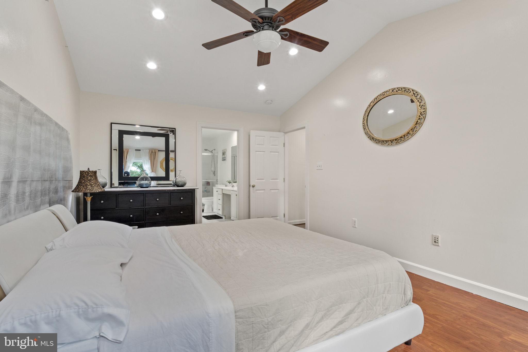 KINGS BRIDGE - Residential