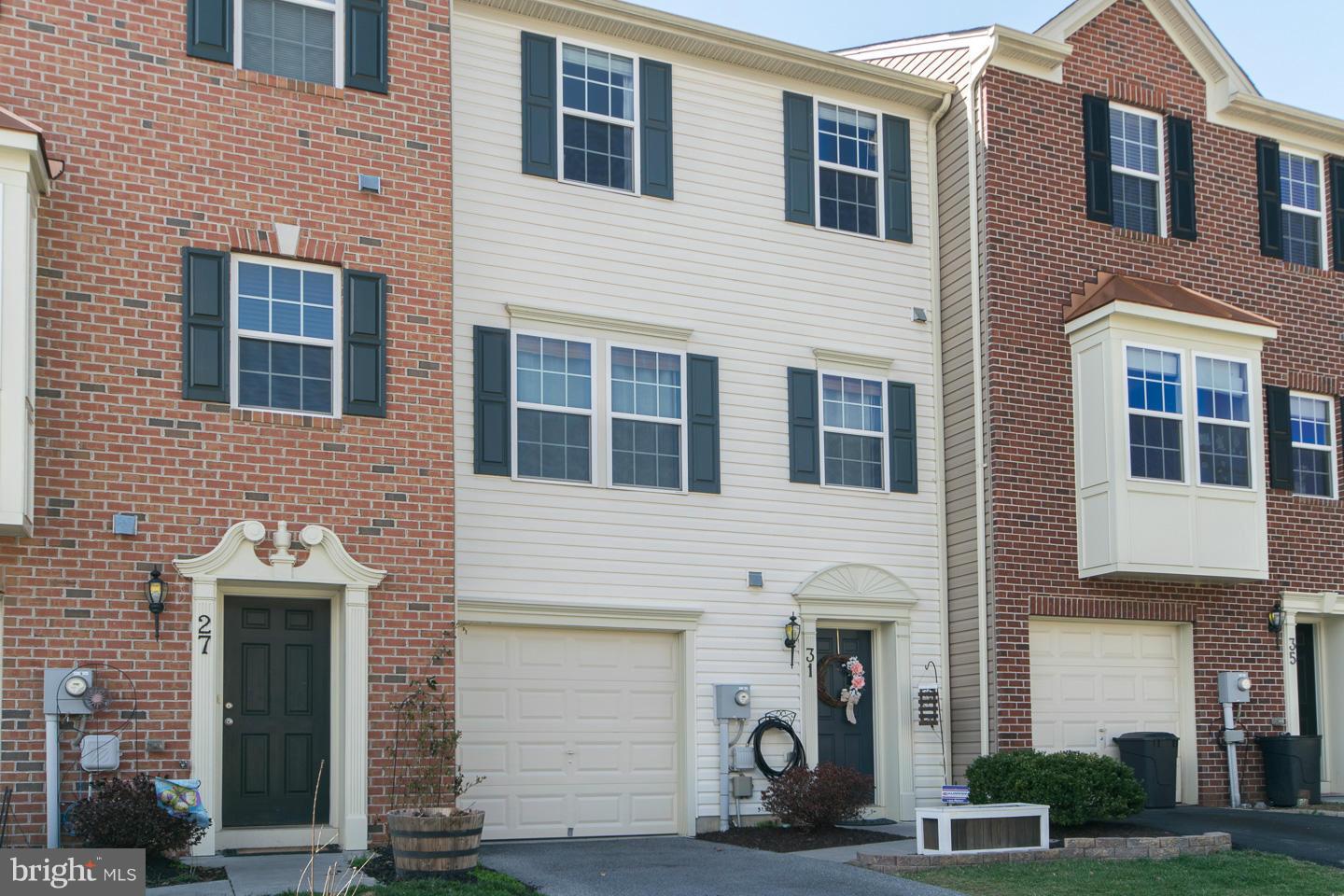 BROOKFIELD - Residential