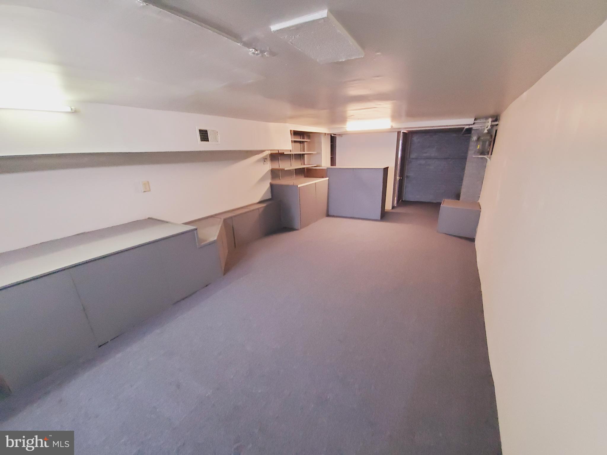 ELLWOOD PARK - Residential