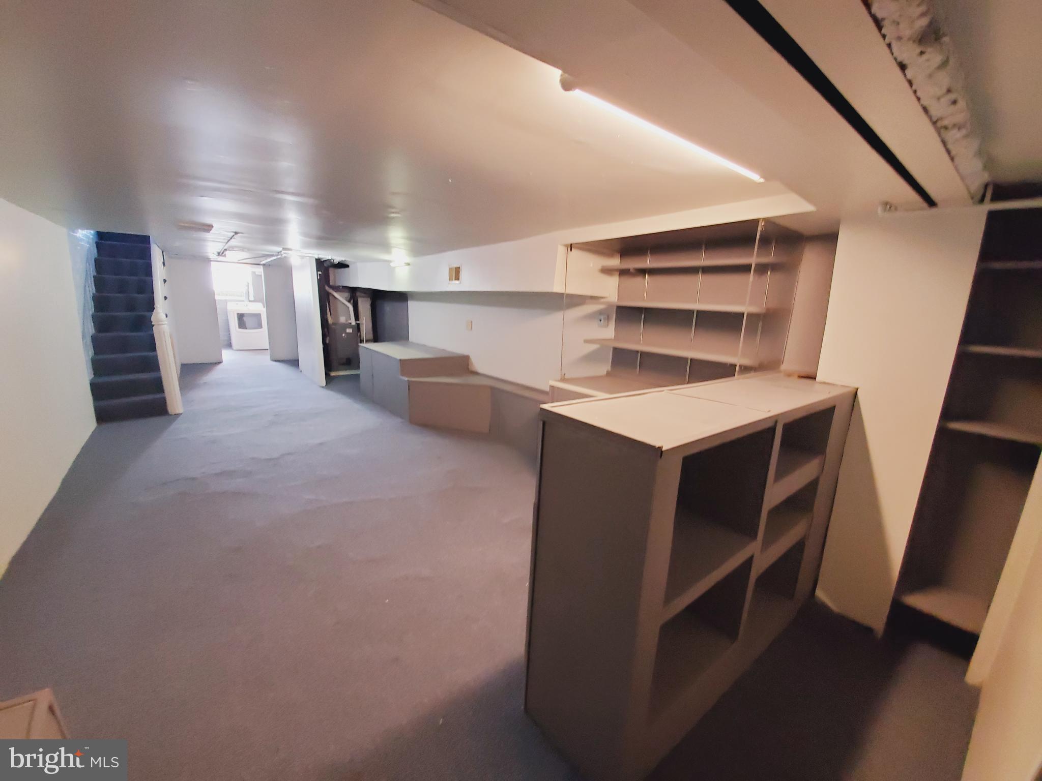 ELLWOOD PARK - Residential