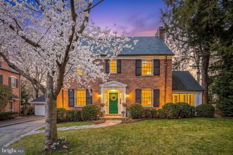 Photo of 5205 Abingdon Road, BETHESDA, MD 20816 (MLS # MDMC2227222)
