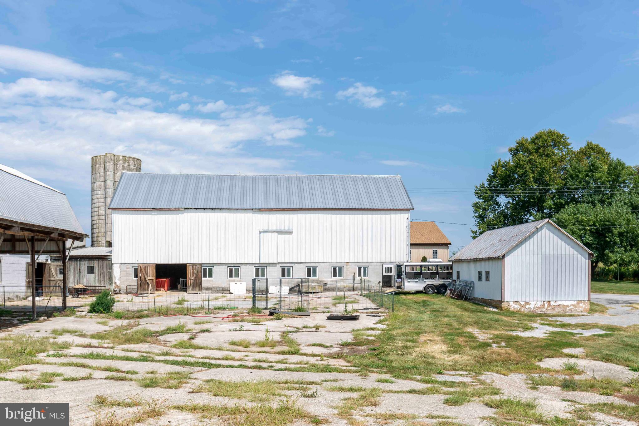 HAMPSTEAD - Residential