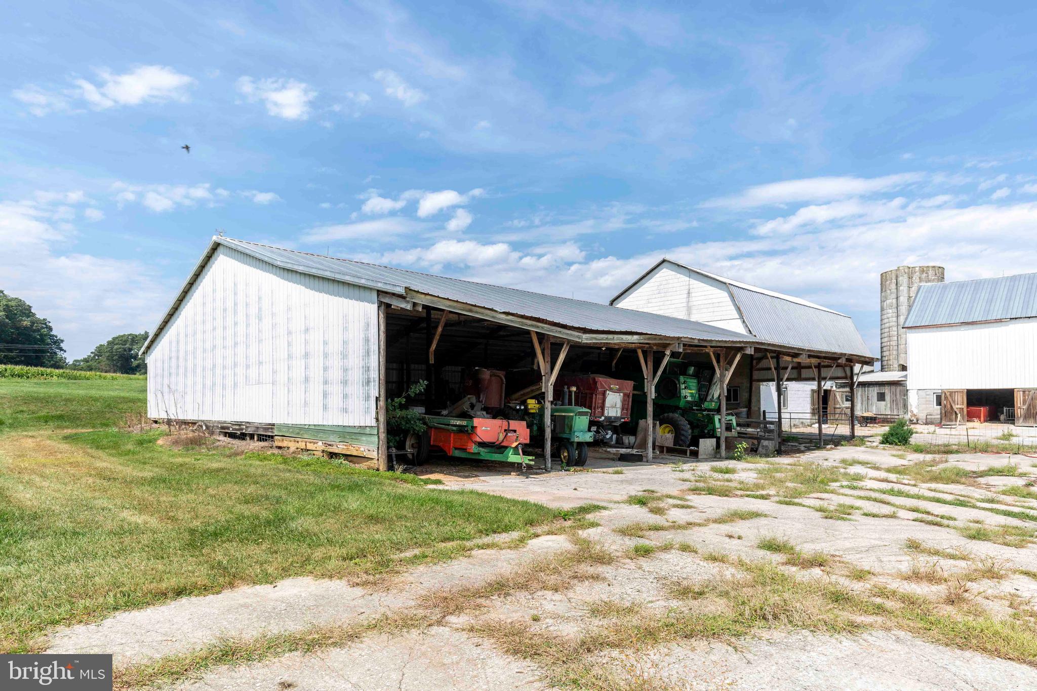 HAMPSTEAD - Residential