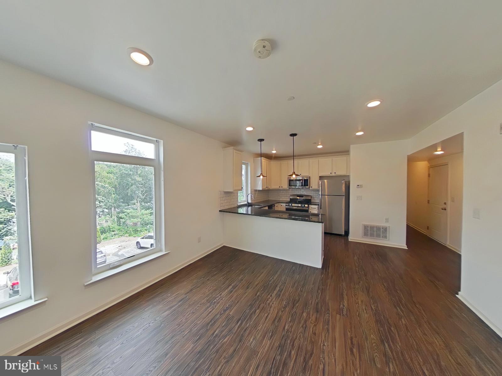 ROXBOROUGH - Residential Lease