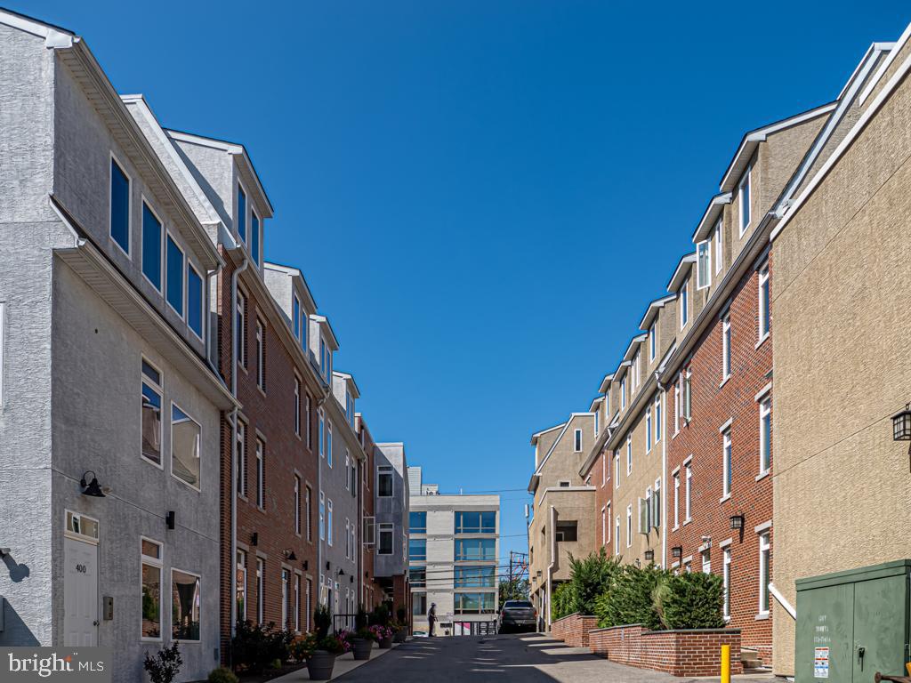 ROXBOROUGH - Residential Lease