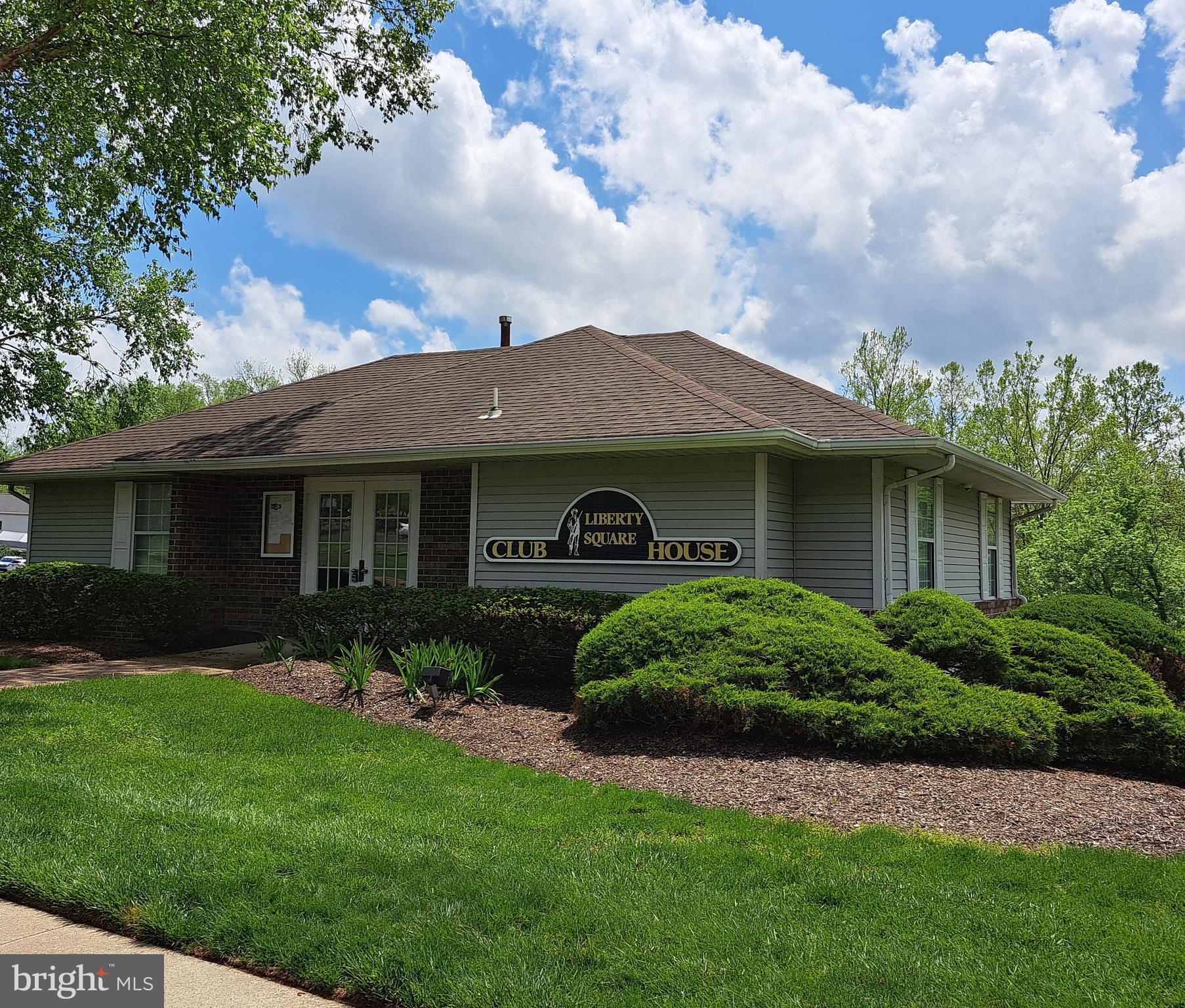 LIBERTY SQUARE - Residential