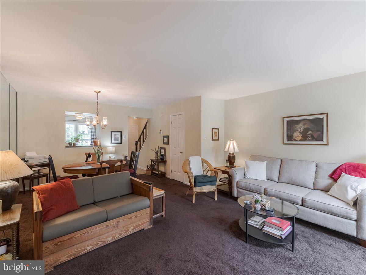 LIBERTY SQUARE - Residential