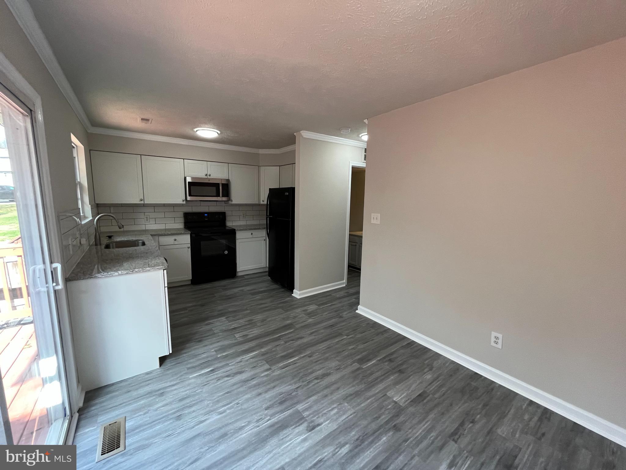 CABIN CREEKWOOD - Residential Lease