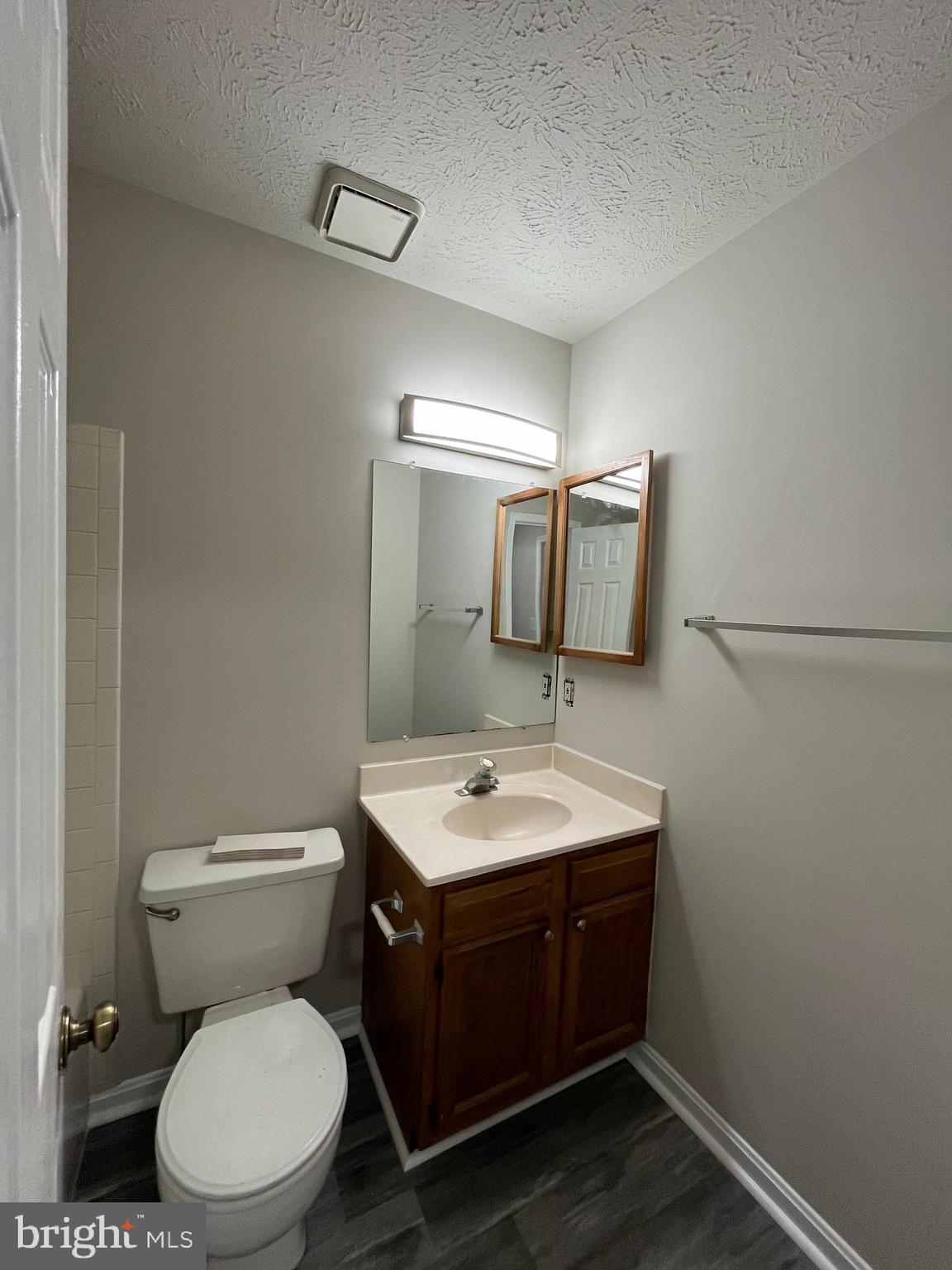 CABIN CREEKWOOD - Residential Lease