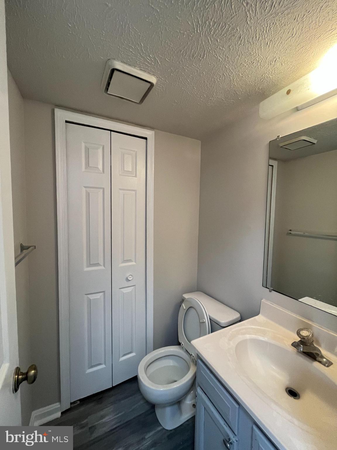 CABIN CREEKWOOD - Residential Lease