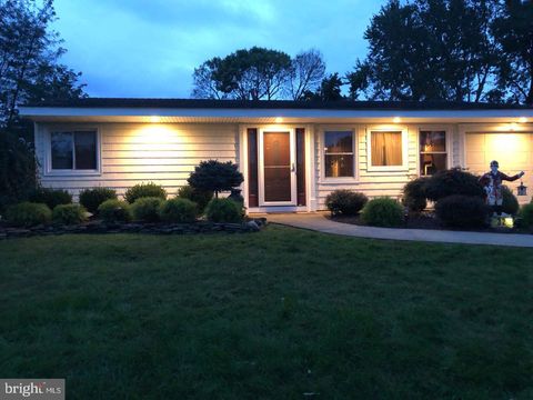 32 KINGSLEY ROAD KENDALL PARK NJ 08824