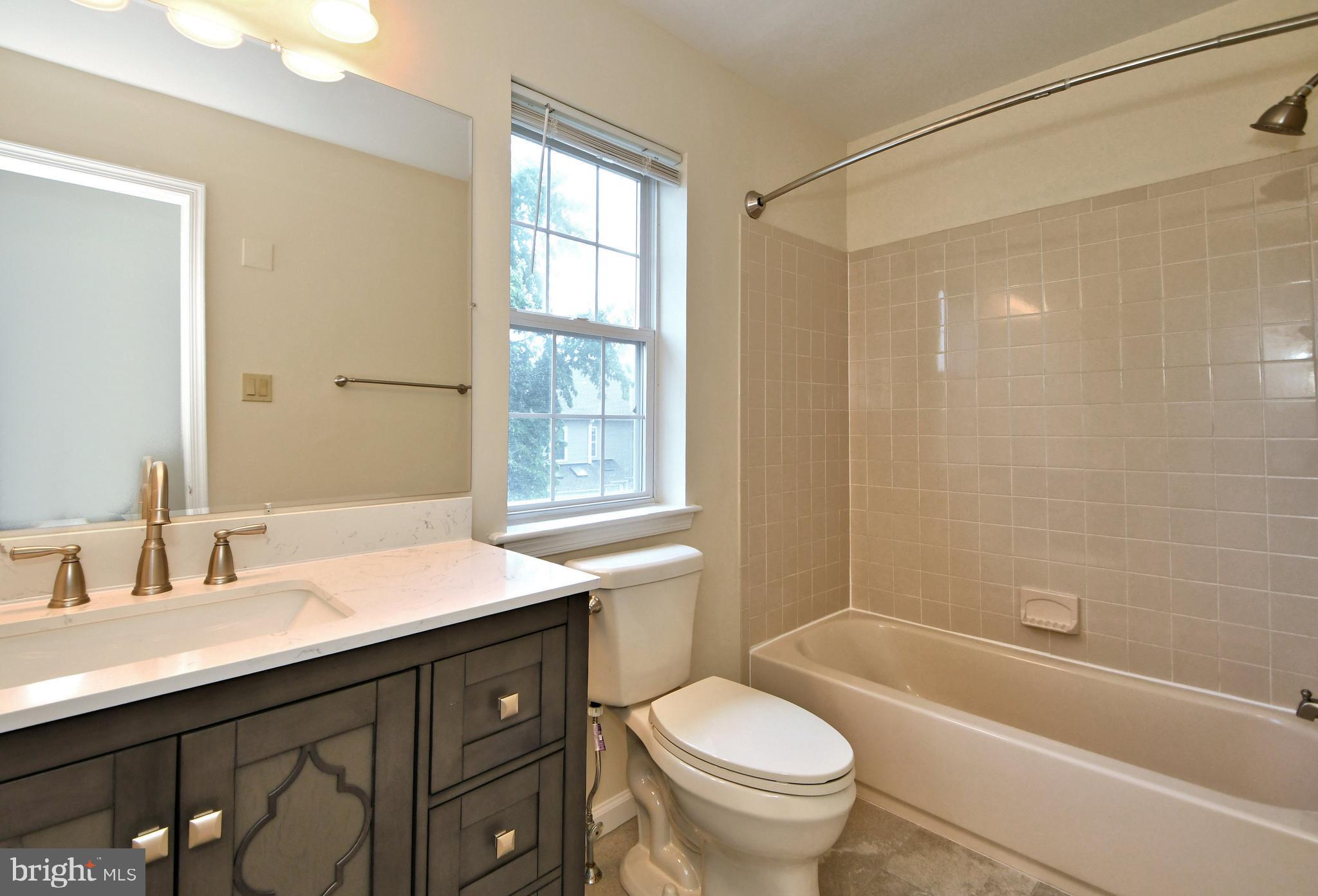 NEWTOWN GRANT - Residential Lease