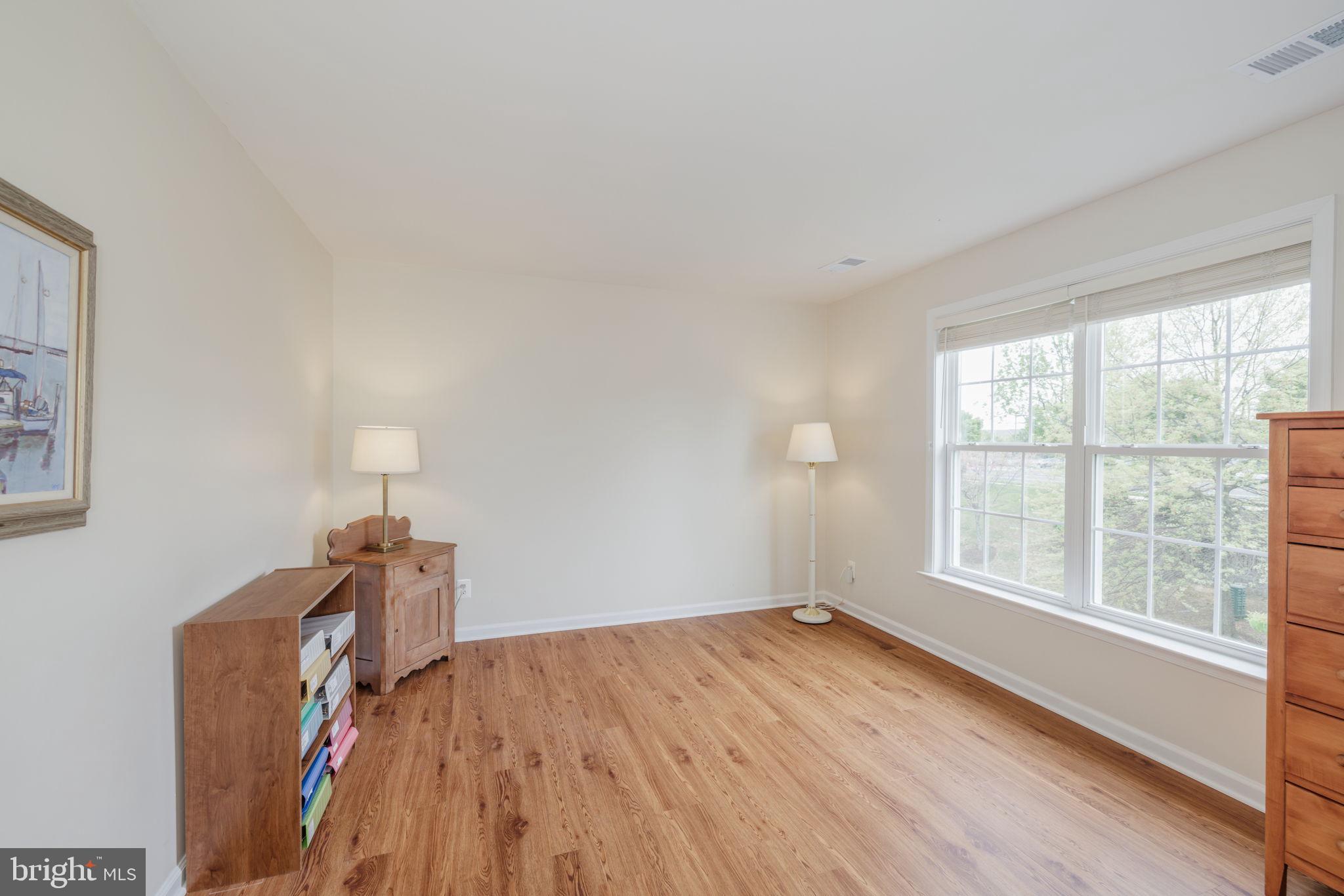 LAUREL HILL - Residential