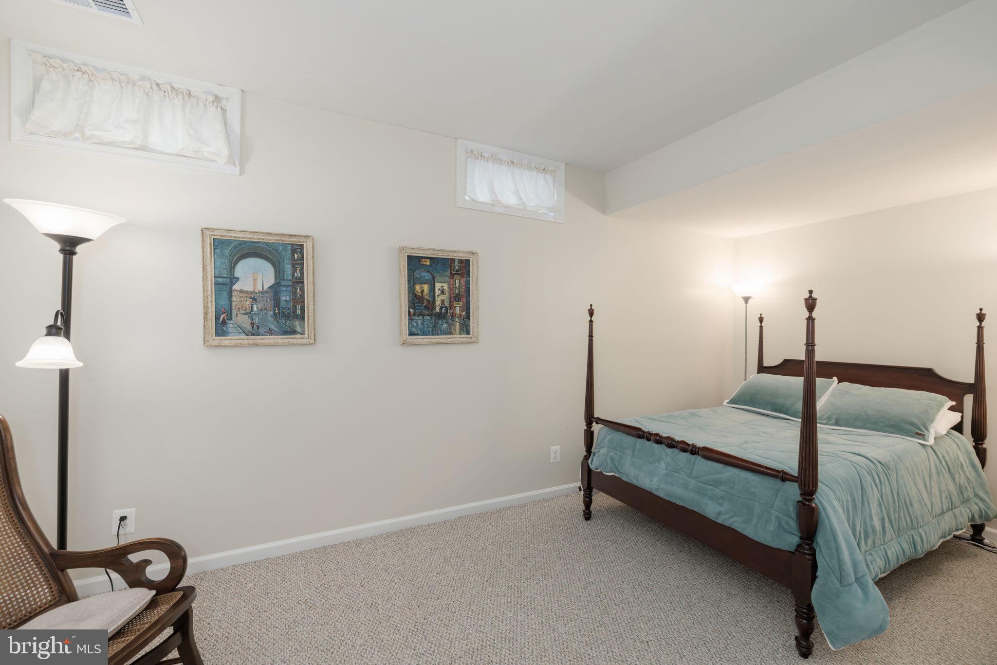 LAUREL HILL - Residential