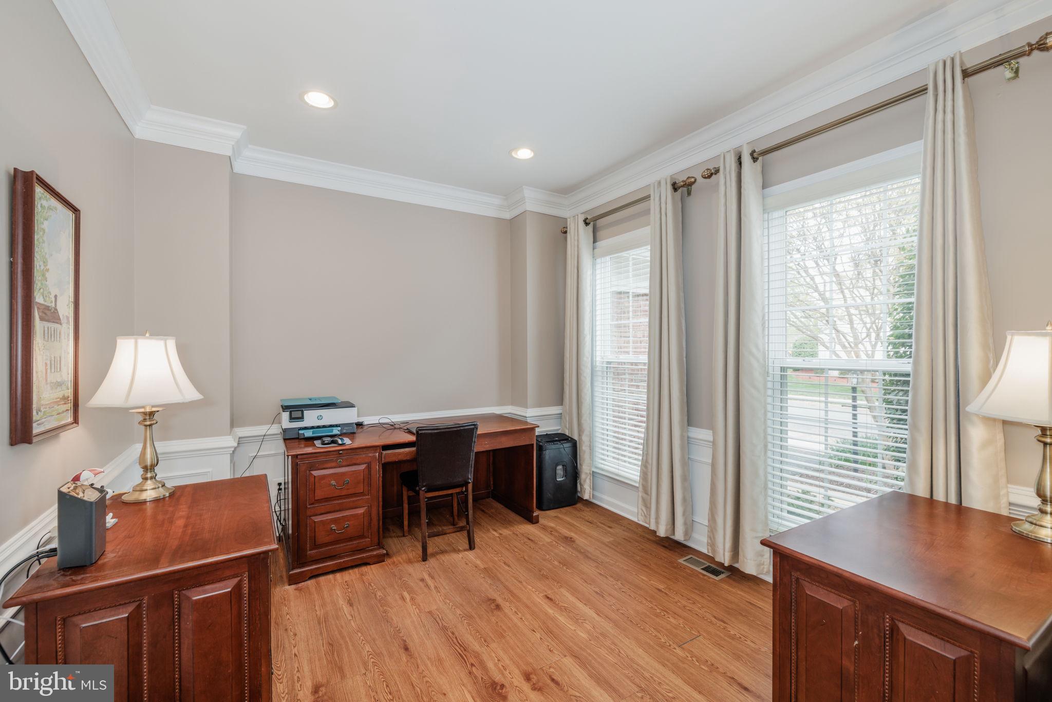 LAUREL HILL - Residential