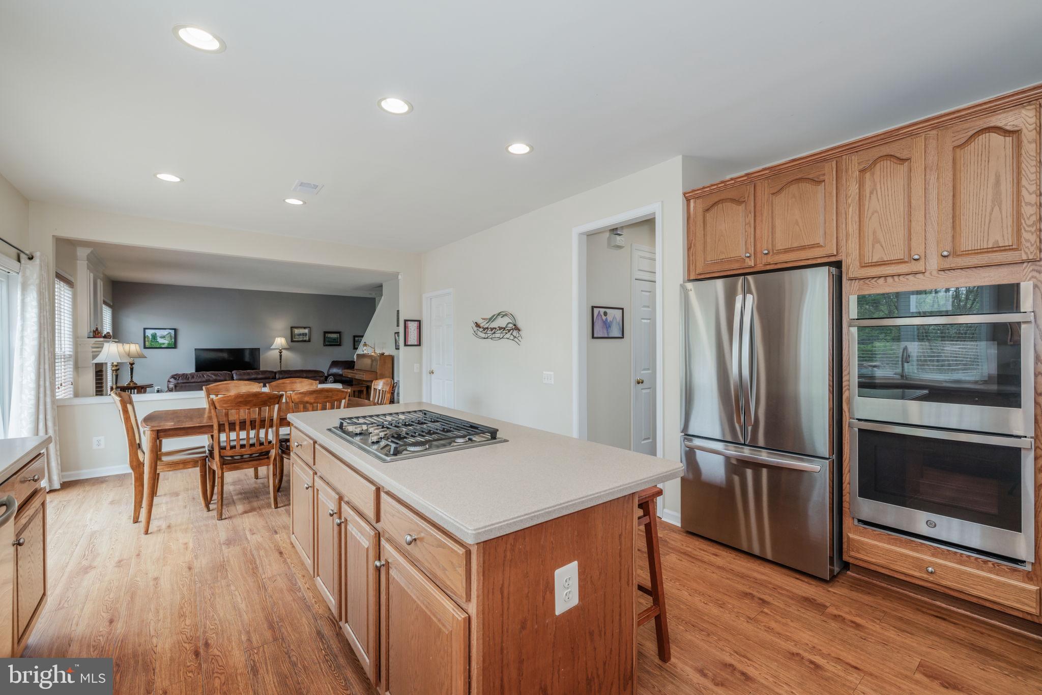 LAUREL HILL - Residential