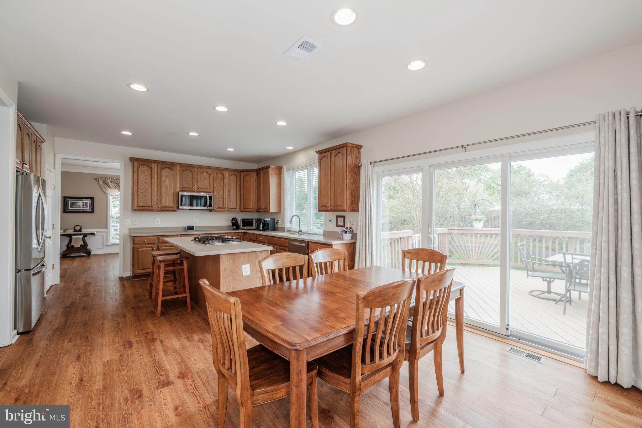 LAUREL HILL - Residential