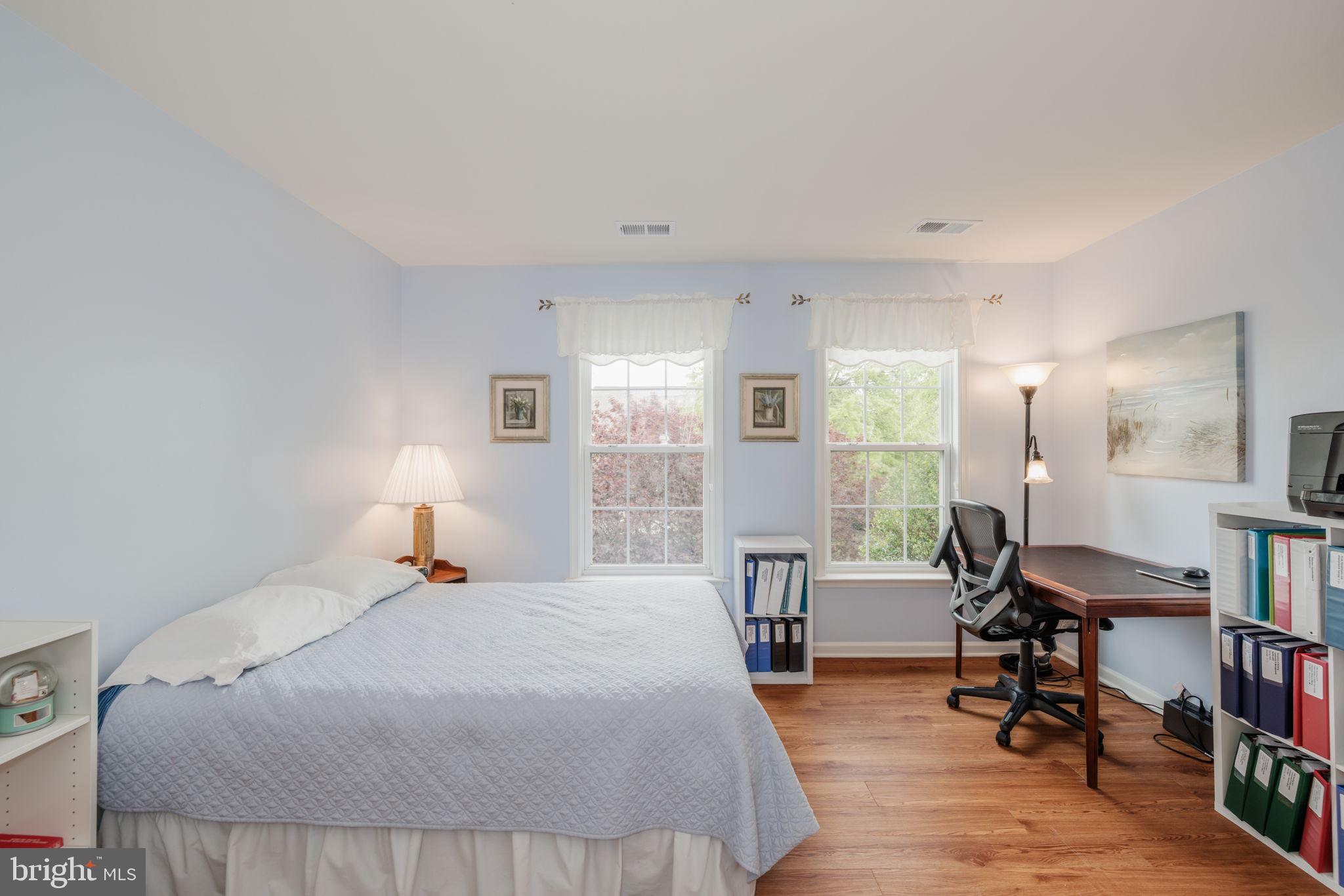 LAUREL HILL - Residential