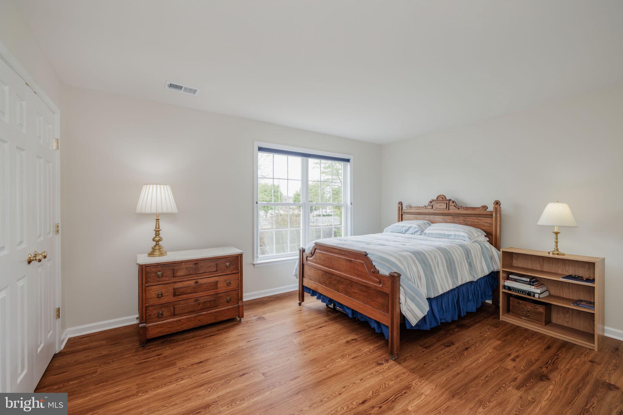 LAUREL HILL - Residential