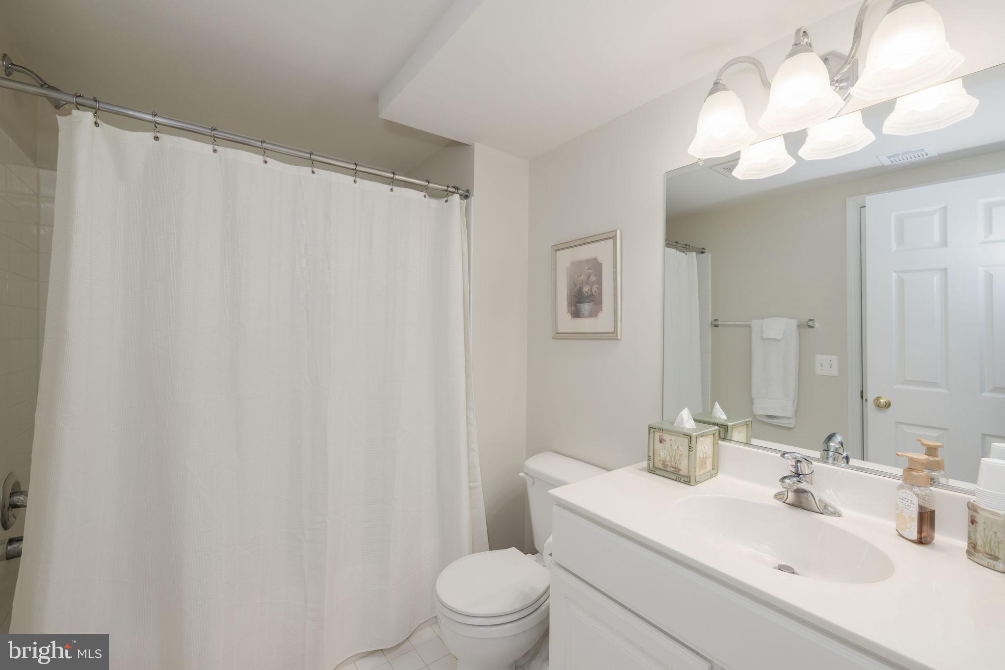 LAUREL HILL - Residential