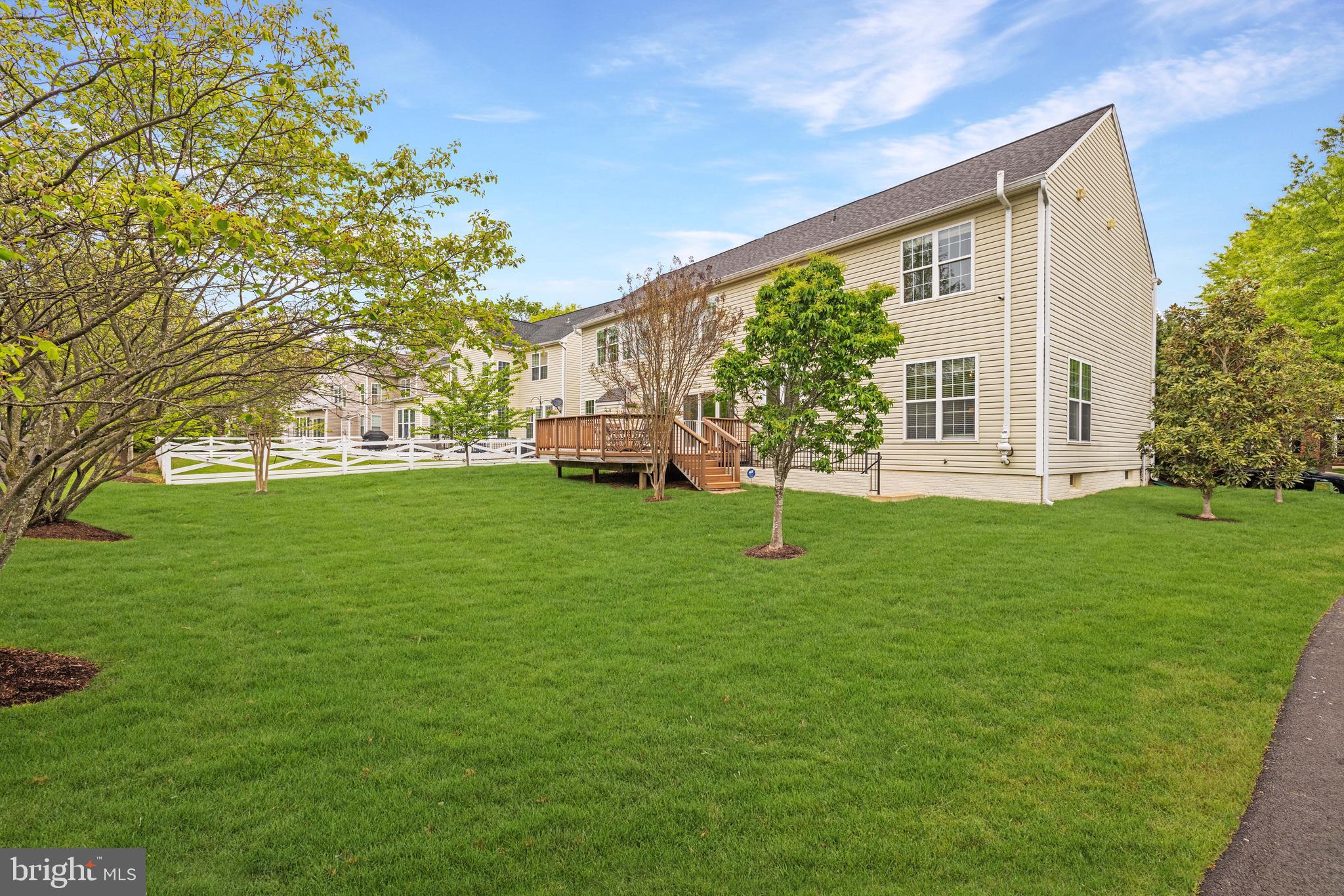 LAUREL HILL - Residential