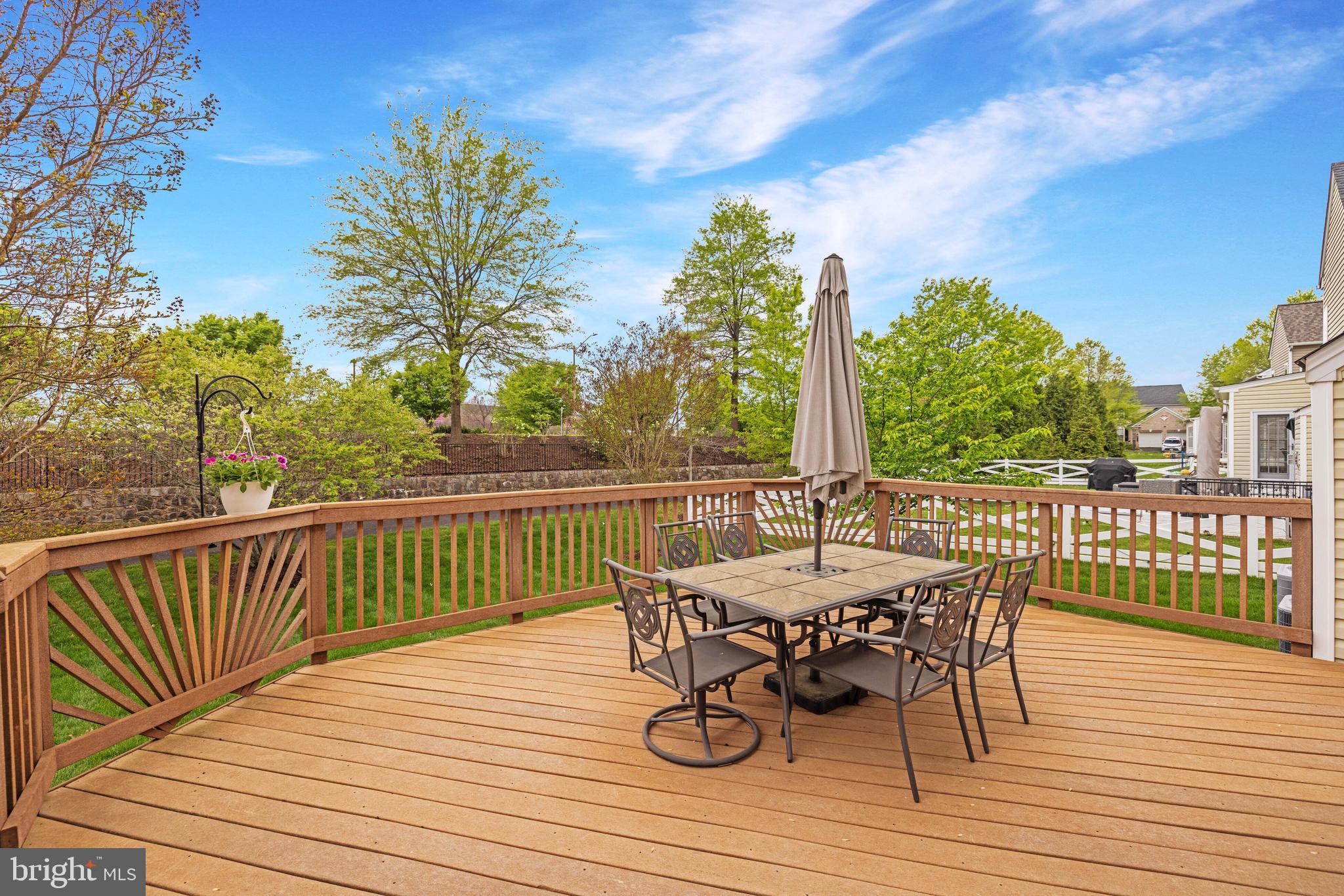 LAUREL HILL - Residential