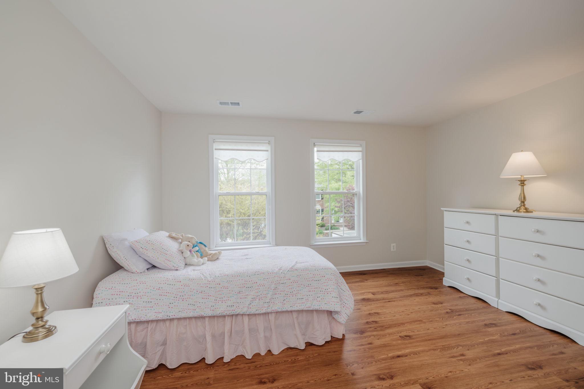 LAUREL HILL - Residential