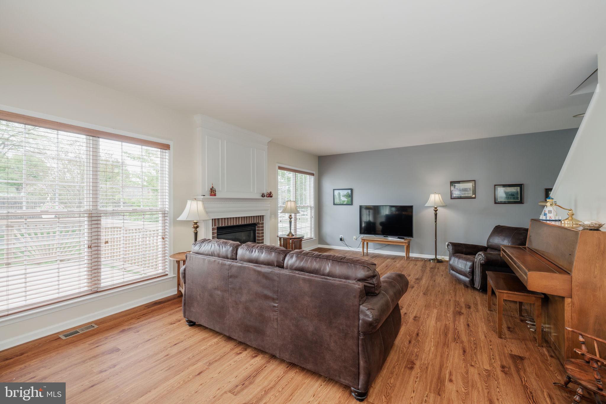 LAUREL HILL - Residential